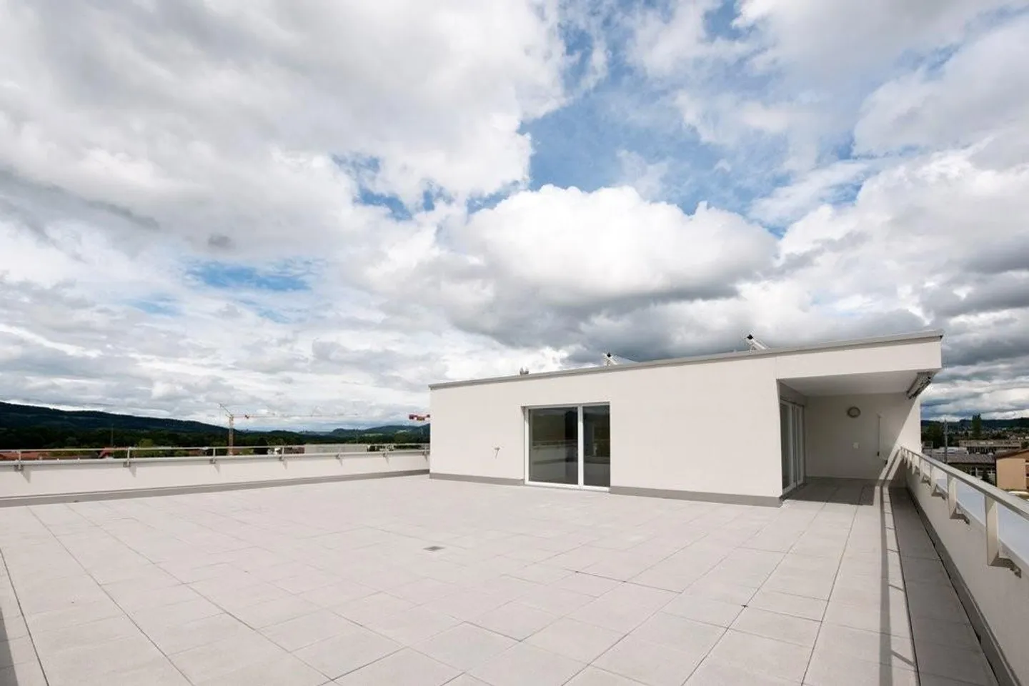 Appartamento attico con grande terrazza - Foto 5 di 10