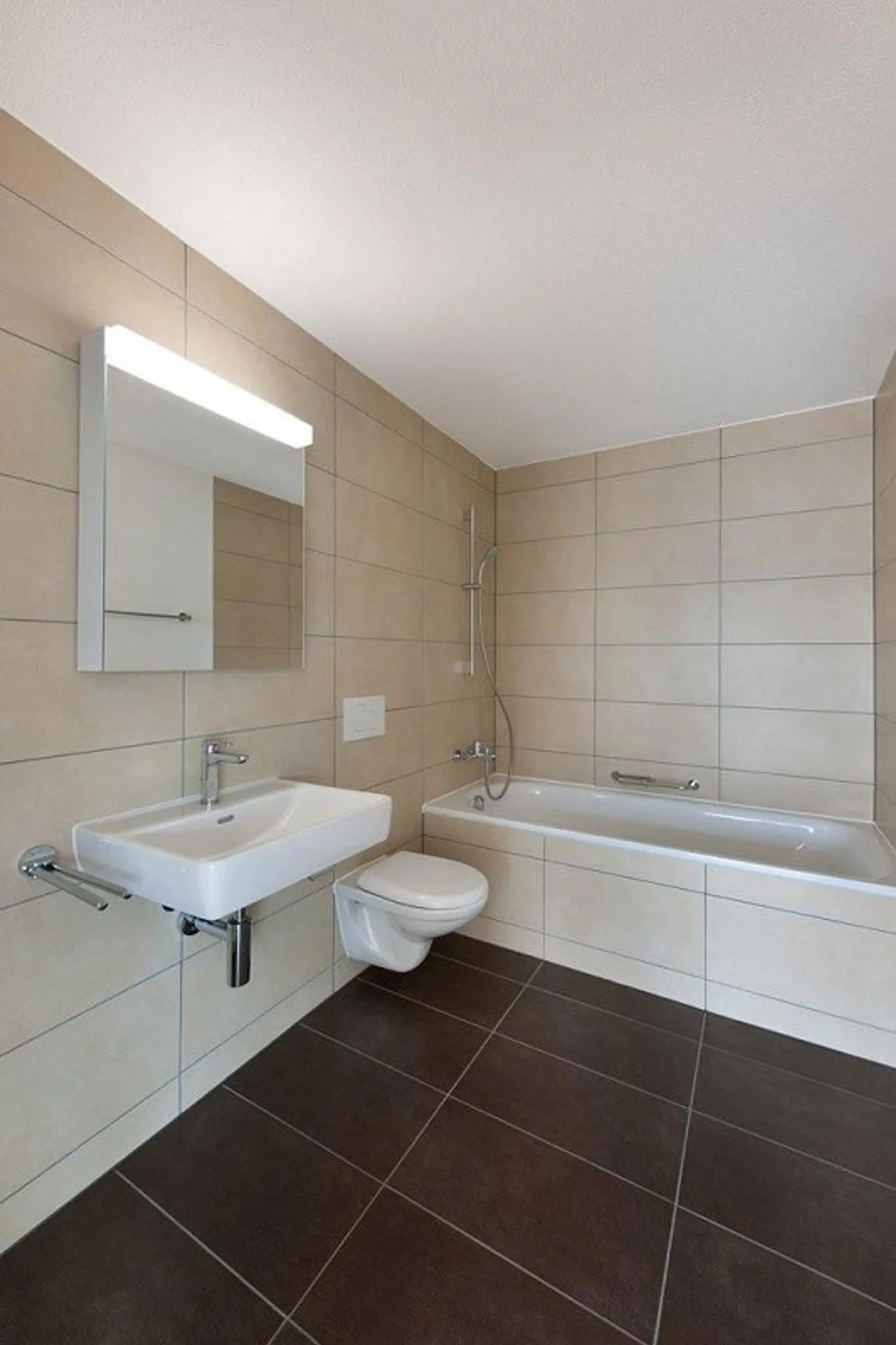Appartamento attico con grande terrazza - Foto 7 di 10