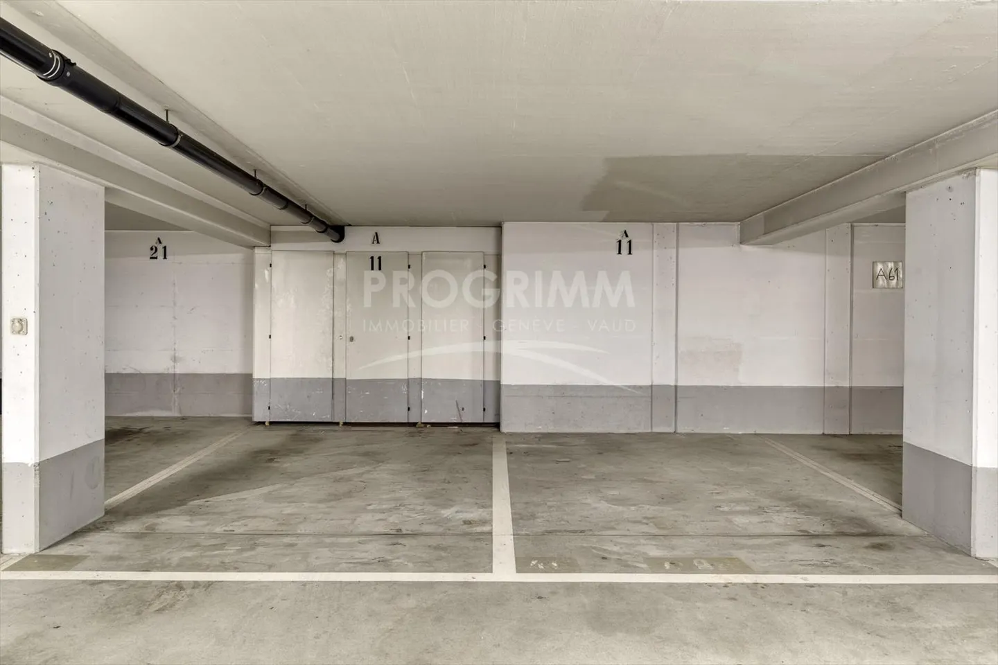 Appartement de presque 210 m² – 6 pièces / 4 chambres – 2 salles de bains + 3 toilettes/lavabos – Immeuble résidentiel avec piscine chauffée et sauna – Place de parking double au sous-sol - Photo 13 sur 13