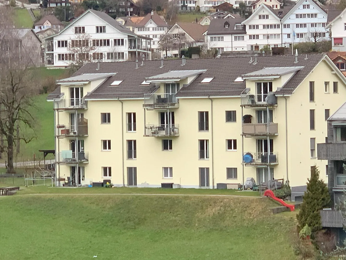 Appartamento luminoso di 4,5 stanze al 2° piano - Foto 1 di 10