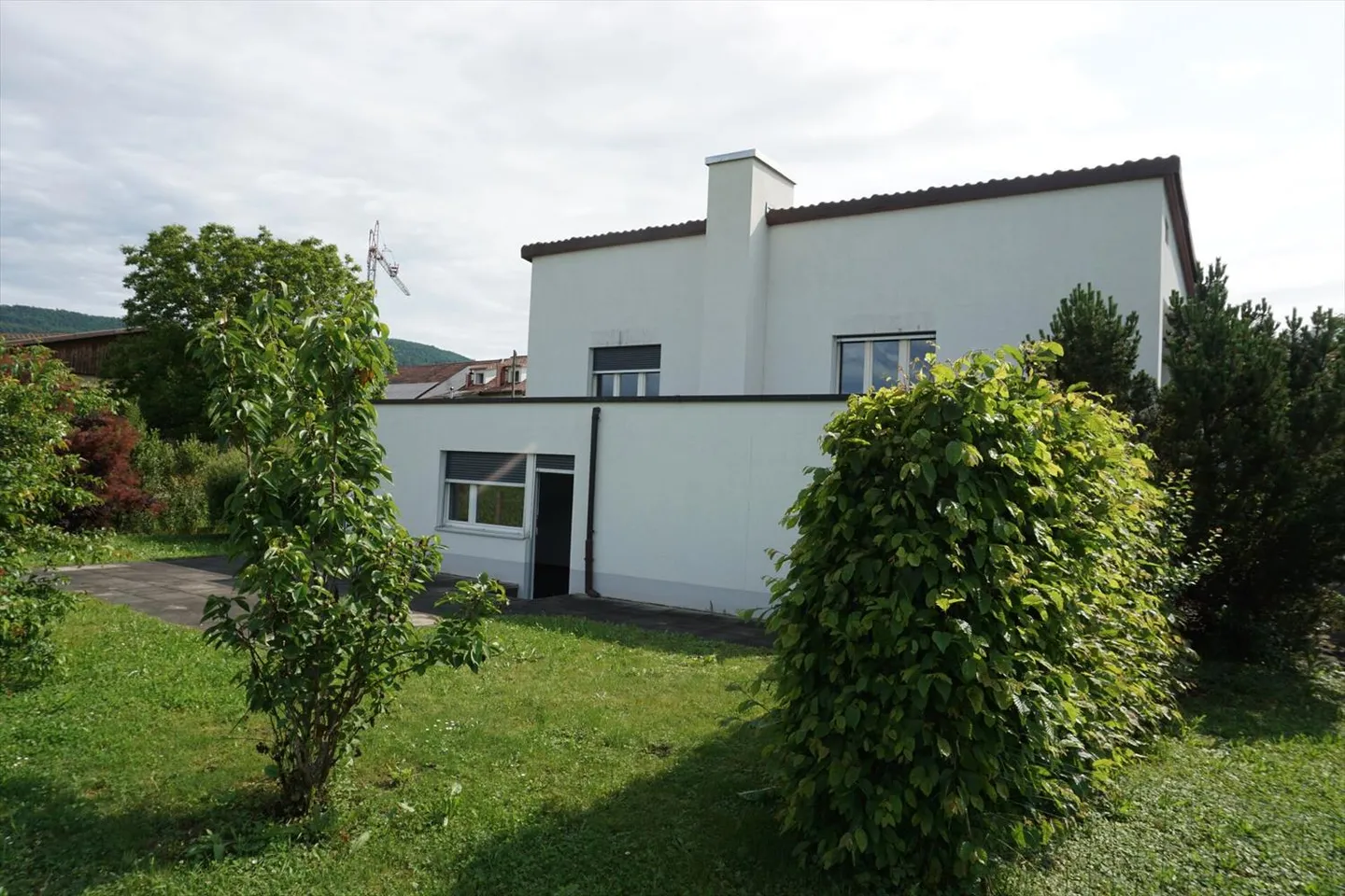 ARI-236 - Rendimento - Bellissima casa con 2 appartamenti di 4,5 e 3,5 stanze su un terreno di 1'134 m2. - Foto 2 di 13