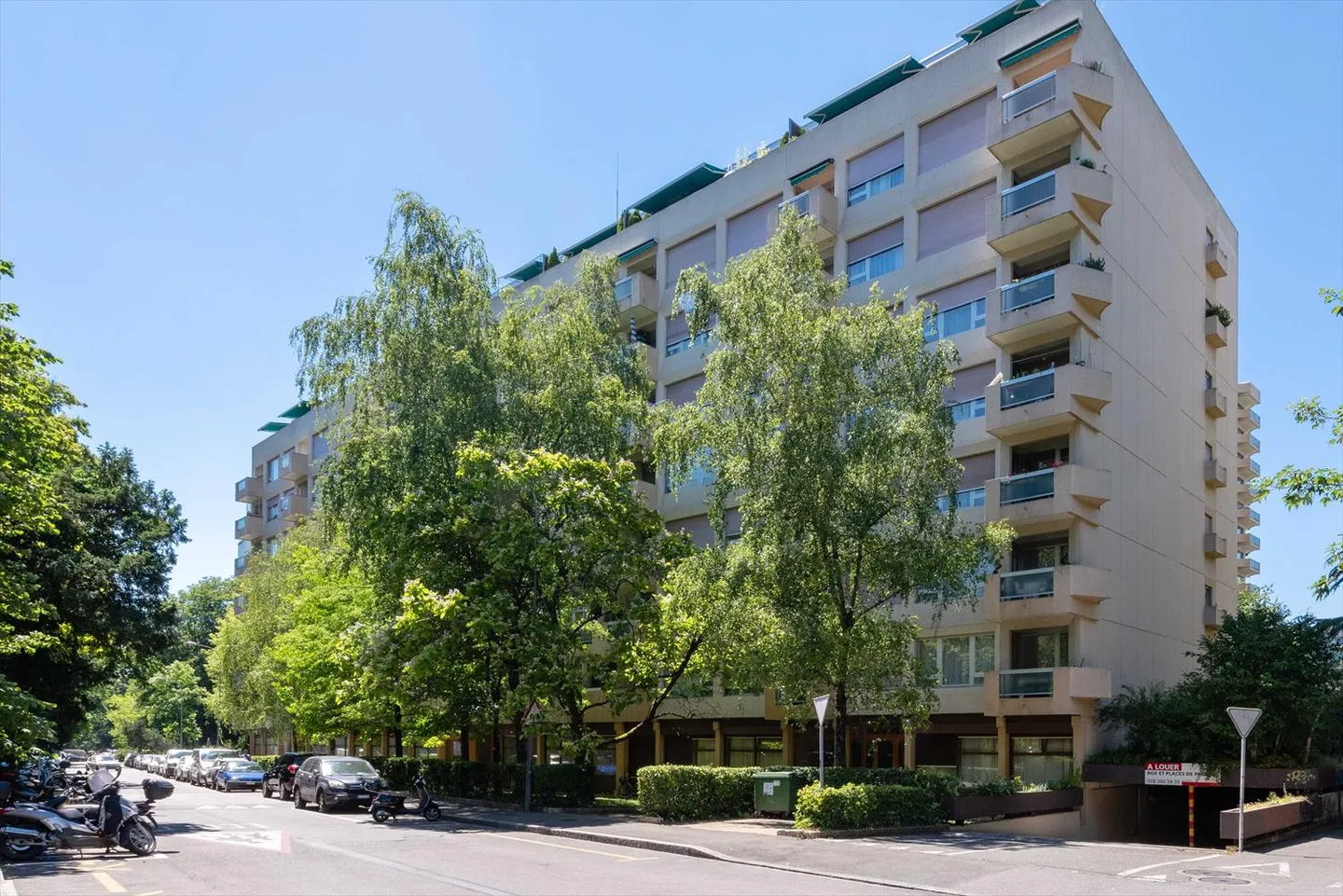 The charm of the Champel district - Photo 1 of 2