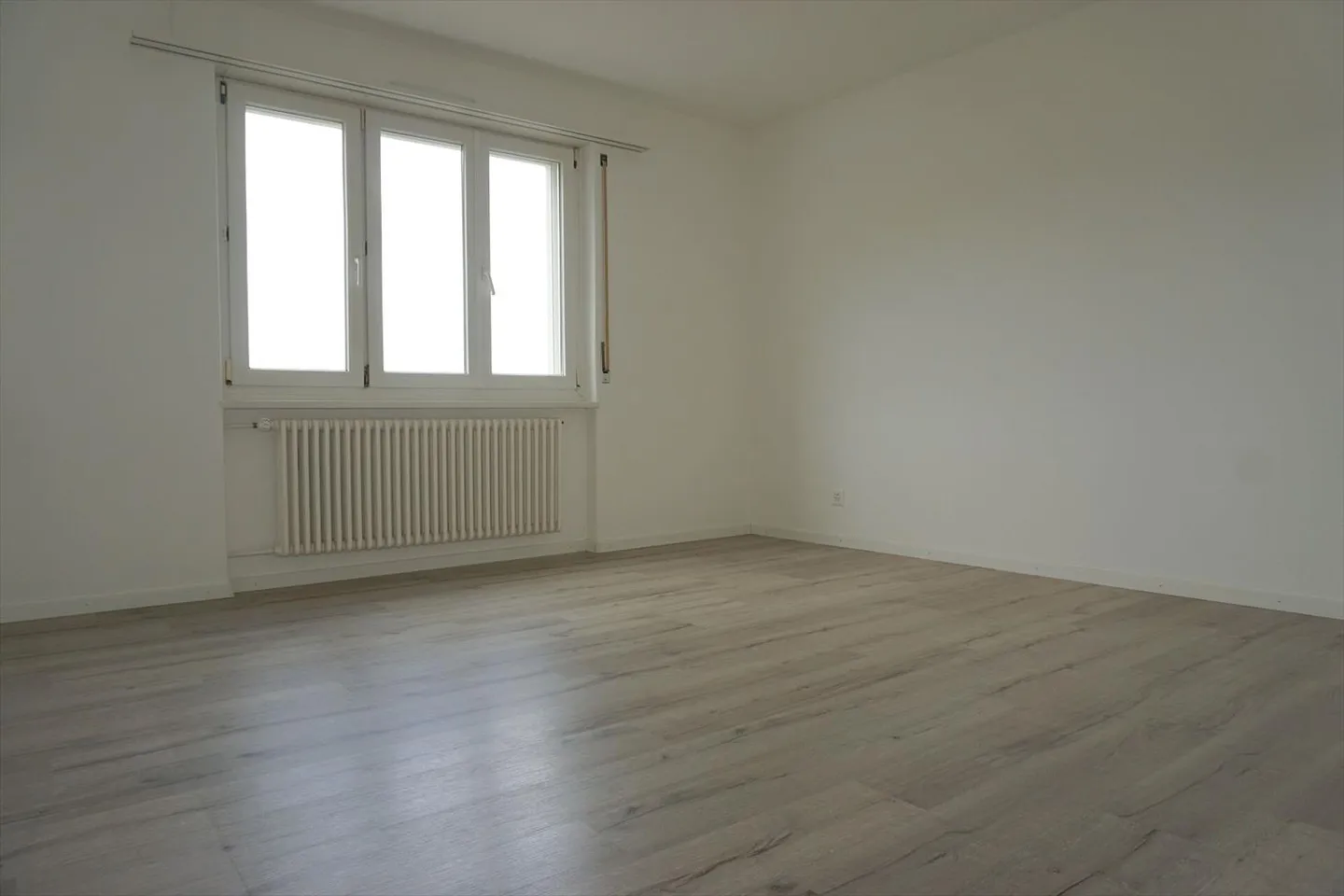 ARI-236 - Rendimento - Bellissima casa con 2 appartamenti di 4,5 e 3,5 stanze su un terreno di 1'134 m2. - Foto 9 di 13