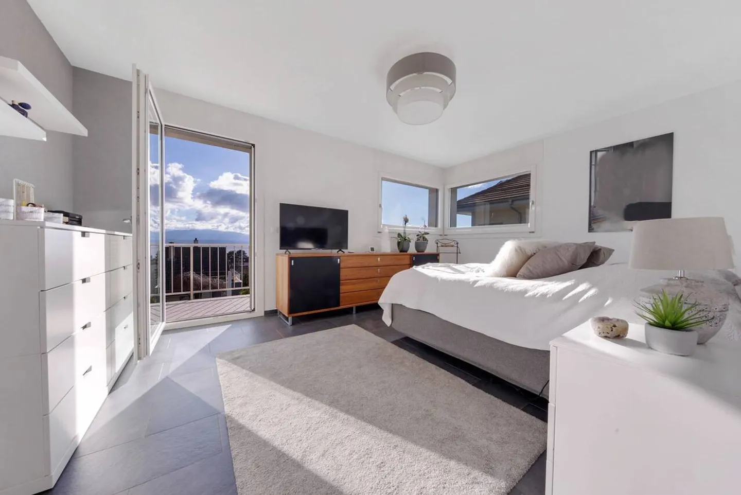 Villa a schiera spaziosa con 7,5 camere in perfette condizioni con vista mozzafiato sul lago e sulle montagne - Foto 6 di 10