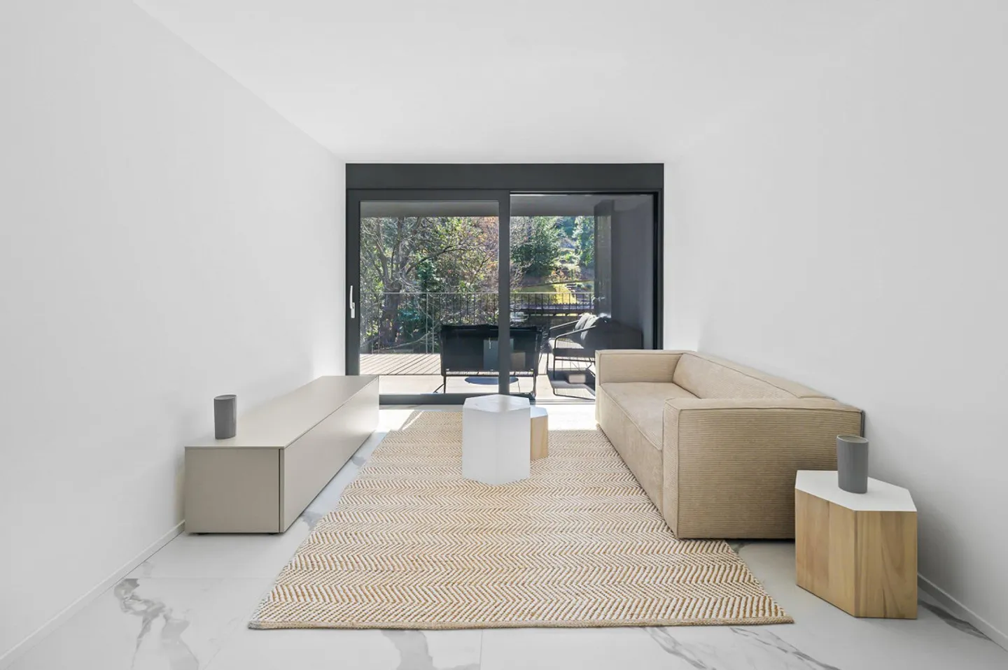 Modern Apartment in Prime Location near Franklin University Switzerland - Photo 4 of 7