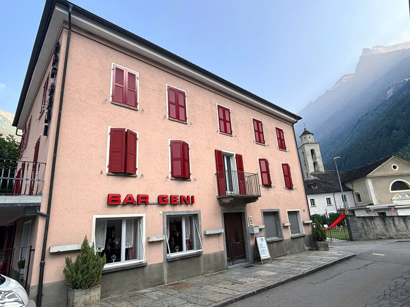 Charmante Bar und Restaurant - Foto 1 von 4