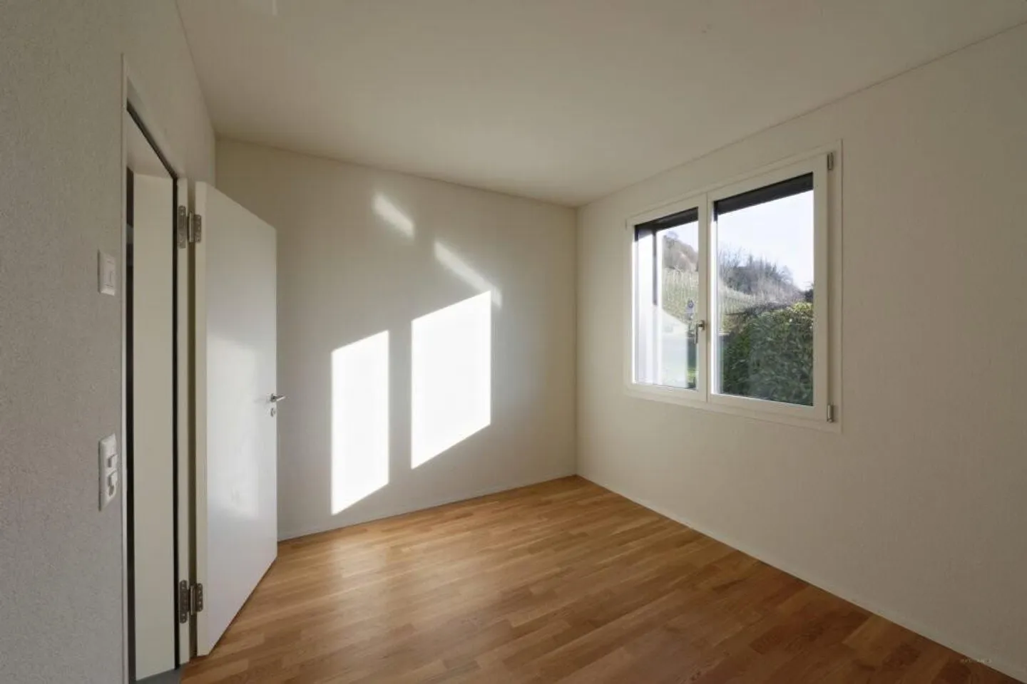 Votre nouvelle maison de rêve avec jardin au bord du lac de Morat ! - Photo 8 sur 11