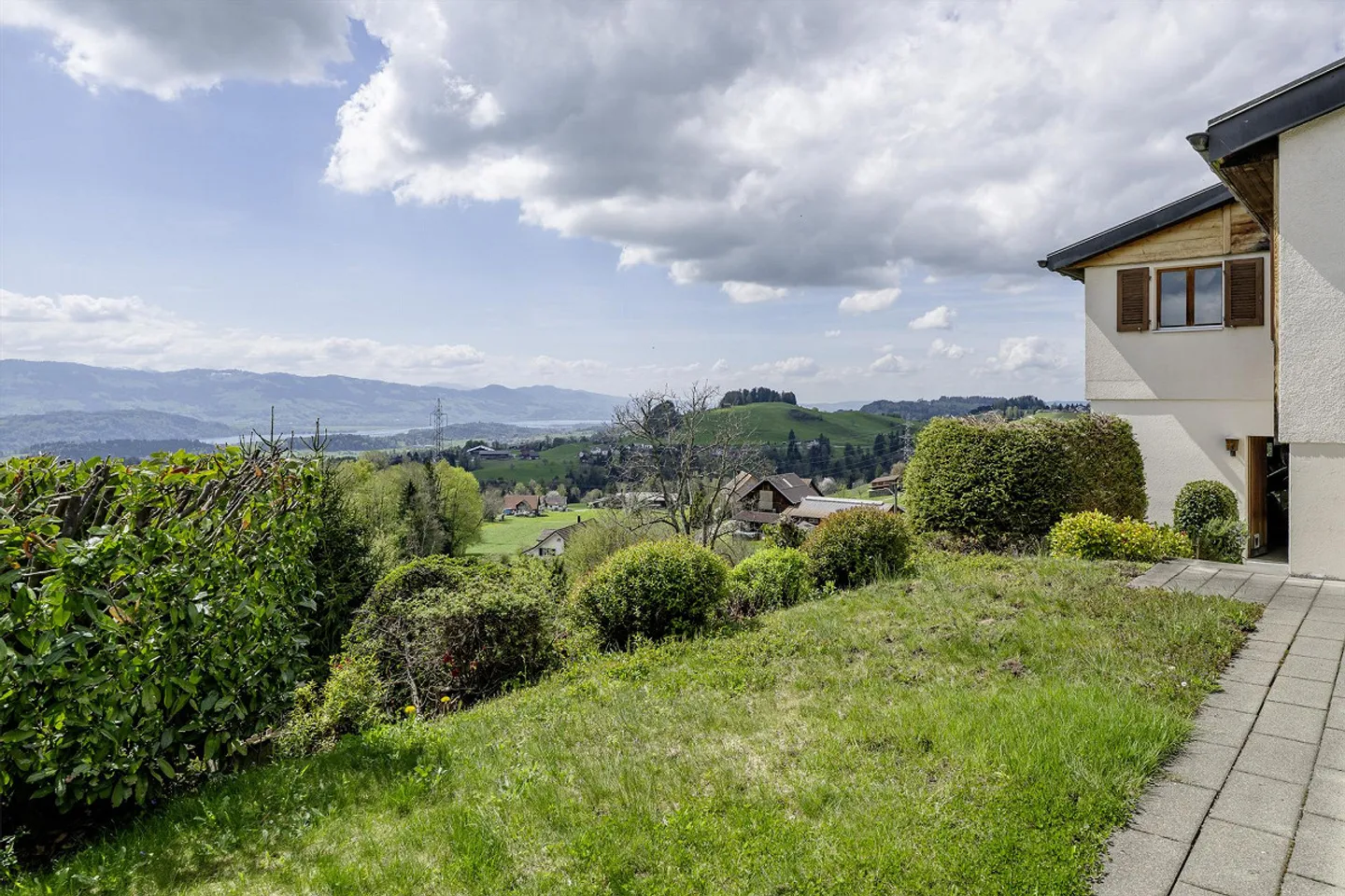 Charmantes Einfamilienhaus mit Aussicht - Foto 2 von 8