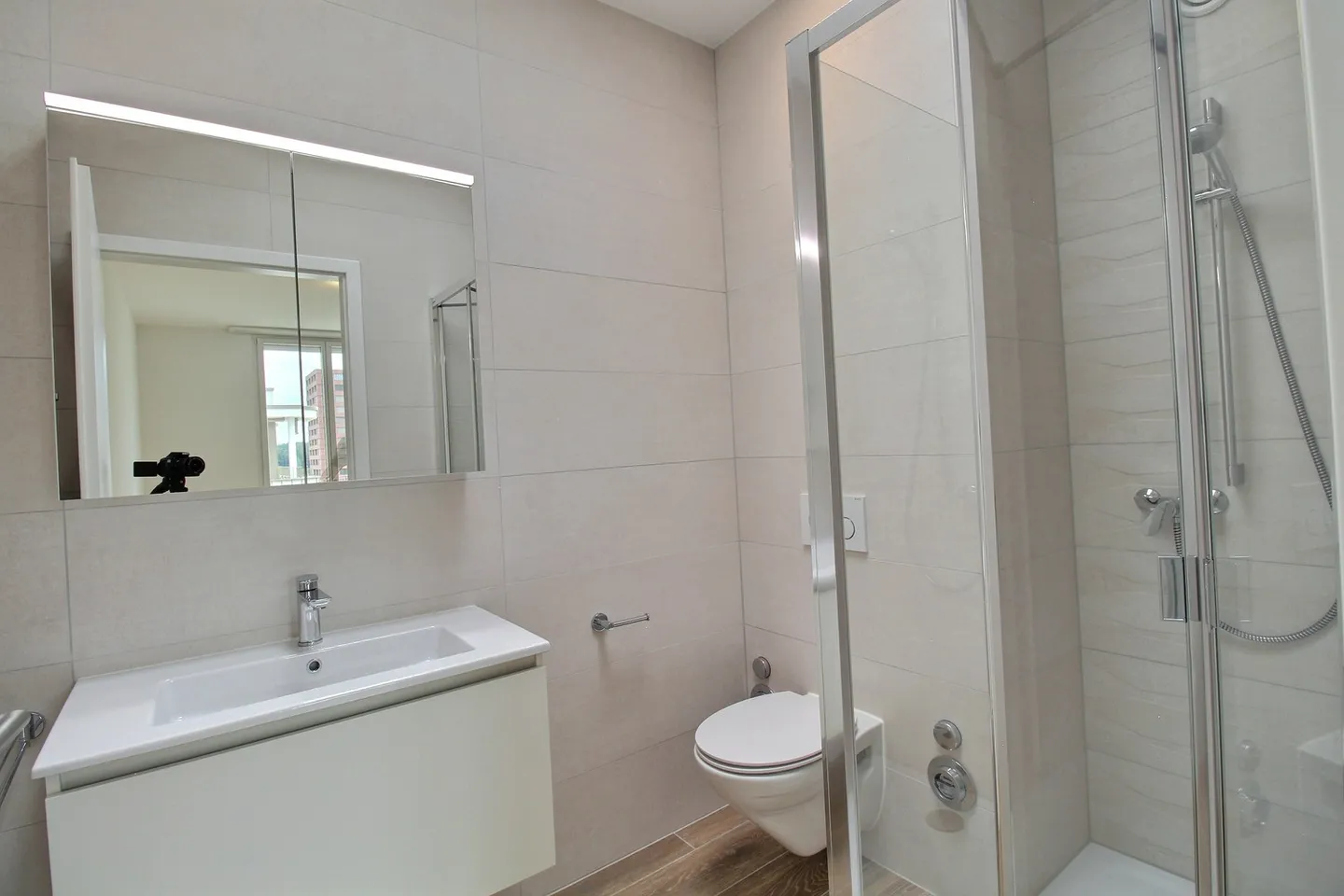 Exceptional apartment with 4.5 rooms for rent on the top floor in Marly! - Photo 5 of 9