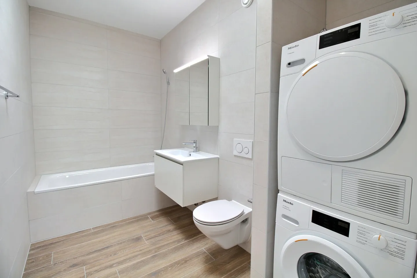 Exceptional apartment with 4.5 rooms for rent on the top floor in Marly! - Photo 7 of 9