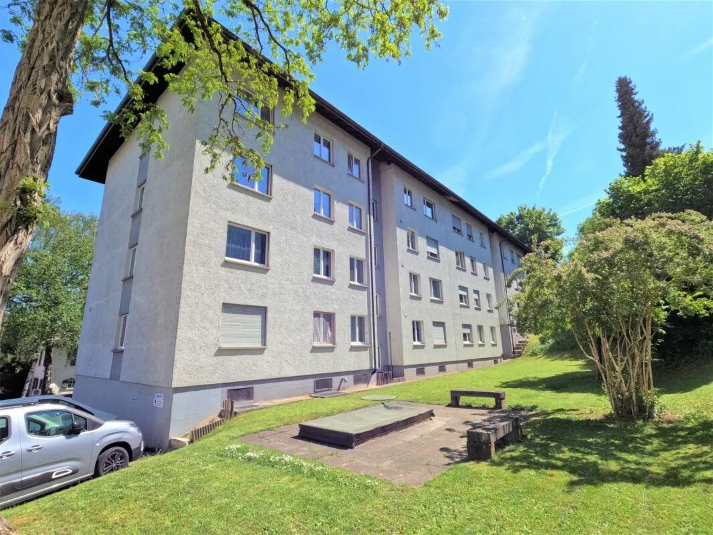 NUOVO! - Appartamento familiare vicino al centro, con balcone, appena dipinto, bagno e cucina ristrutturati di recente - Foto 1 di 11