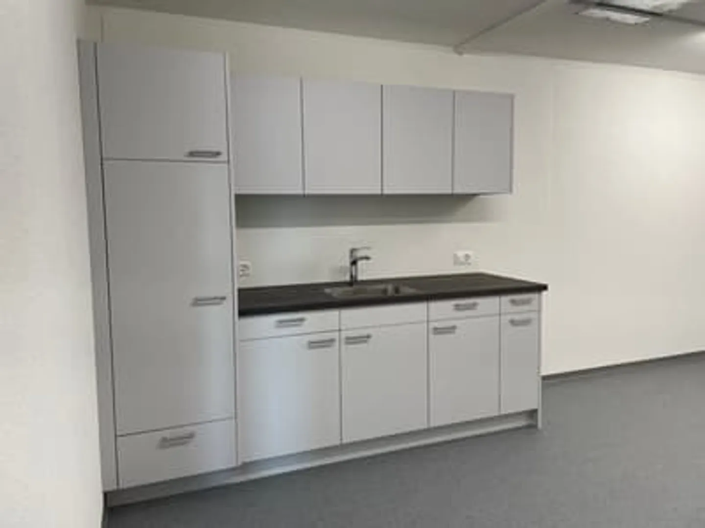 Spazio ufficio in affitto - Foto 1 di 5