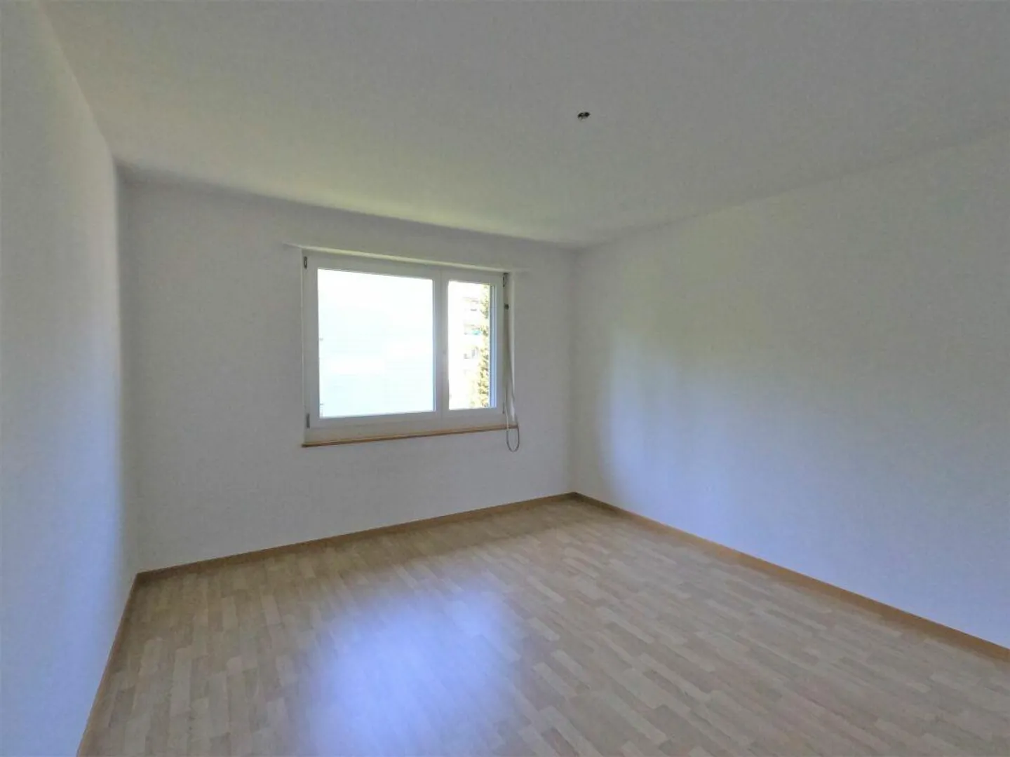 NUOVO! - Appartamento familiare vicino al centro, con balcone, appena dipinto, bagno e cucina ristrutturati di recente - Foto 6 di 11