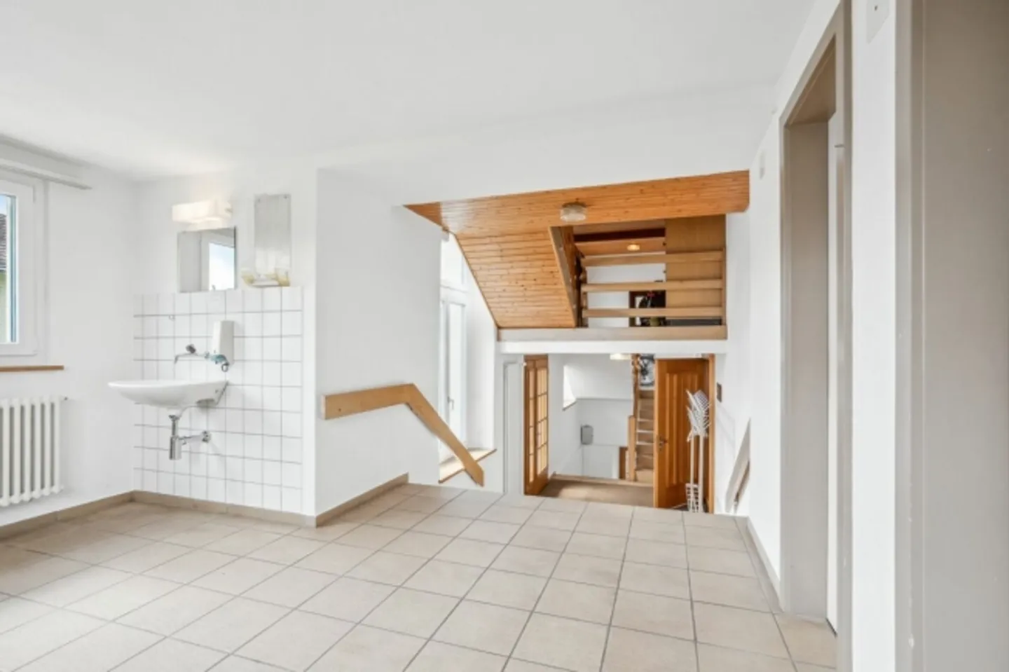 Residential building for sale - Photo 4 of 15