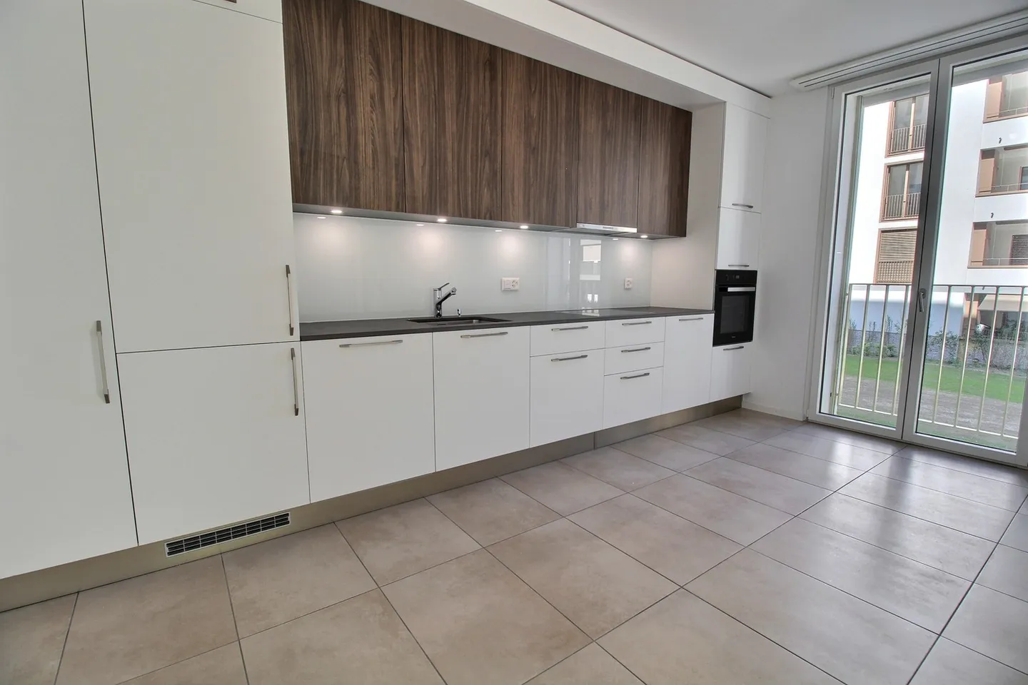Bellissimo nuovo appartamento di 3,5 stanze in affitto a Marly - Foto 1 di 13