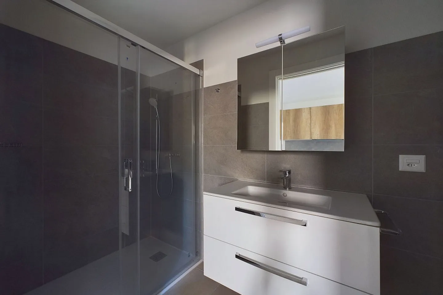 Charmant nouvel appartement de trois pièces au cœur de Lopagno - Photo 8 sur 13