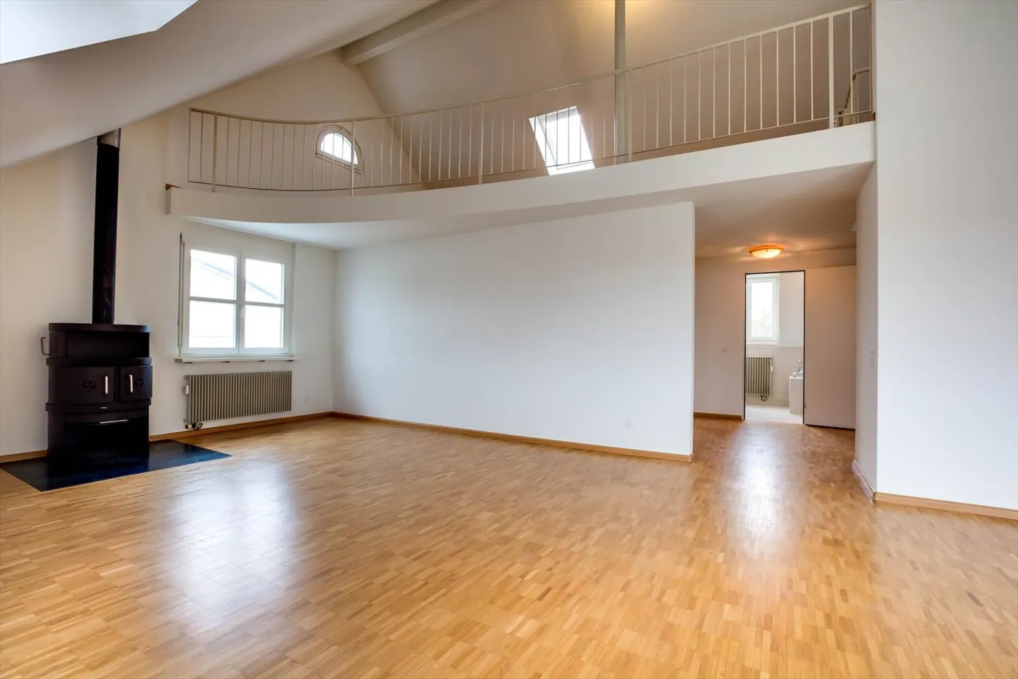 Dream Home with Gallery - Photo 4 of 7