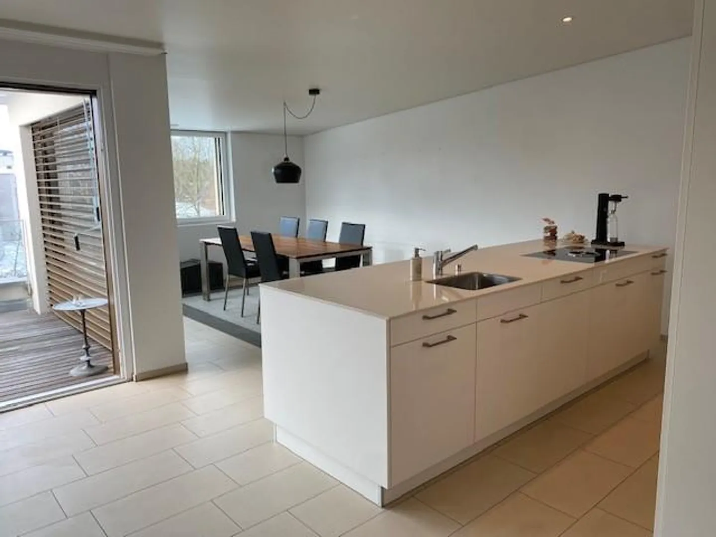 Top modern apartment with a view! - Photo 2 of 6