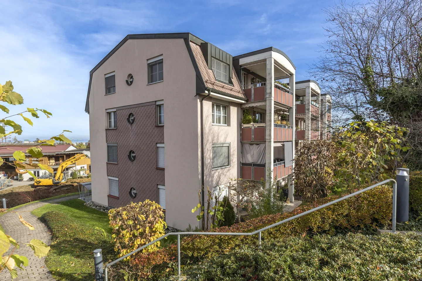 A Case for Two: Charming Living Near the Lake - Photo 6 of 7