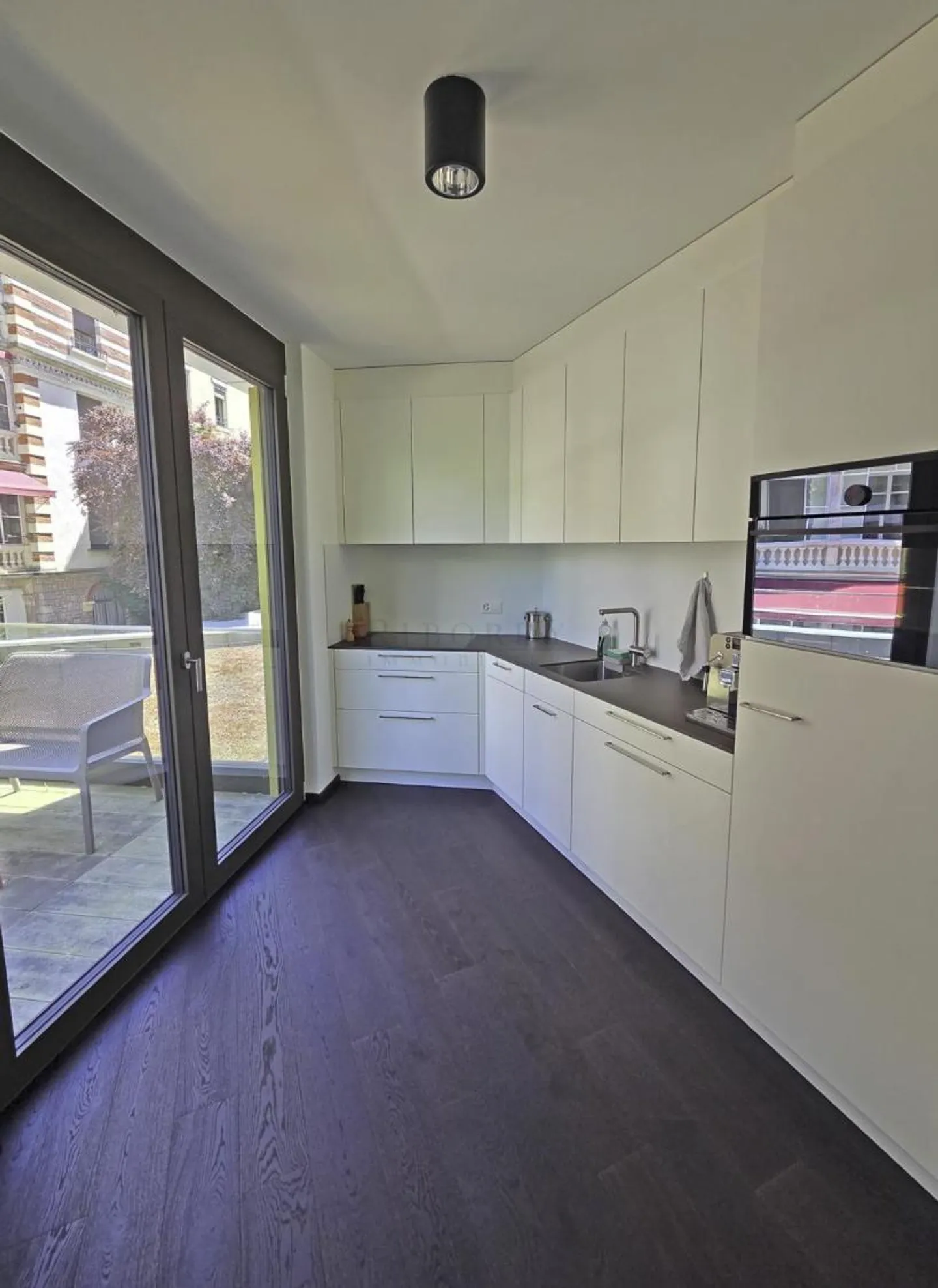 Contemporary Apartment with Terrace - Photo 3 of 9