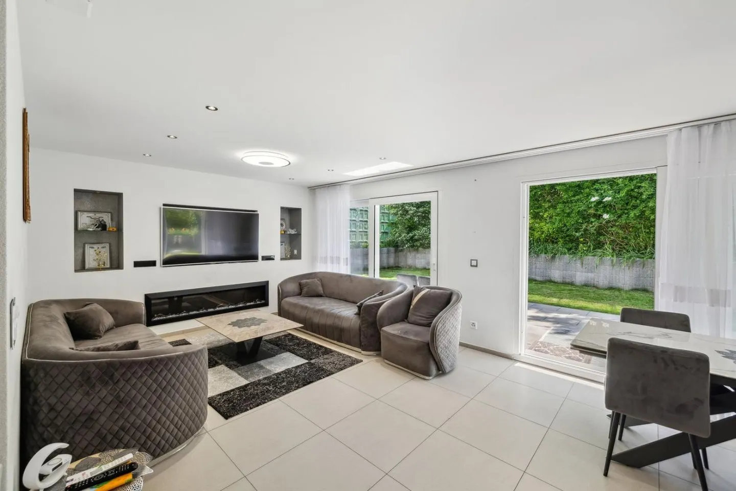 Residential complex with 2 apartments in Charrat - Photo 5 of 13