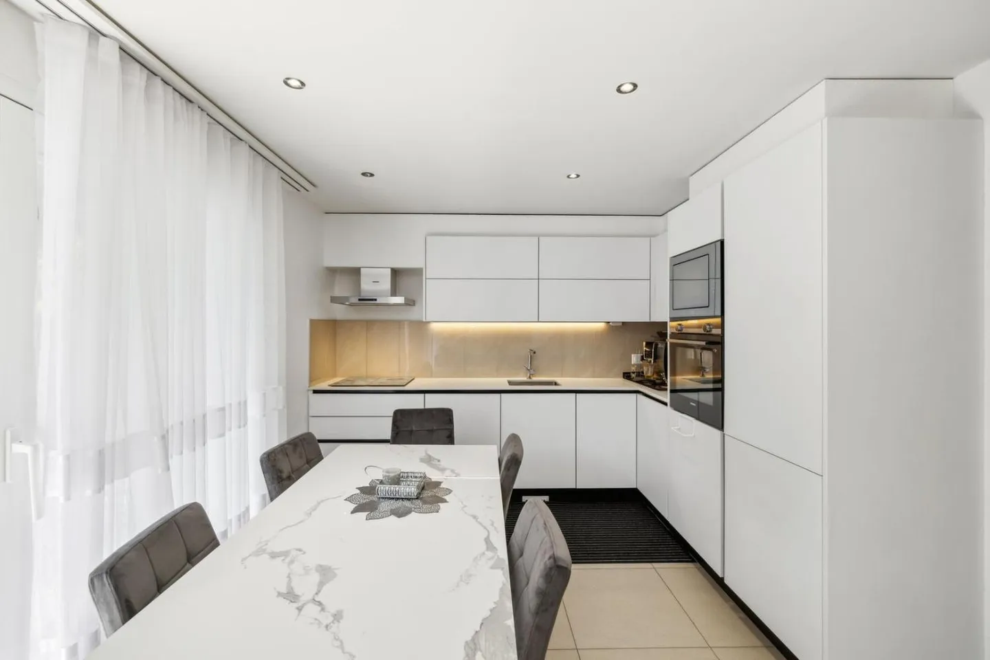 Residential complex with 2 apartments in Charrat - Photo 6 of 13