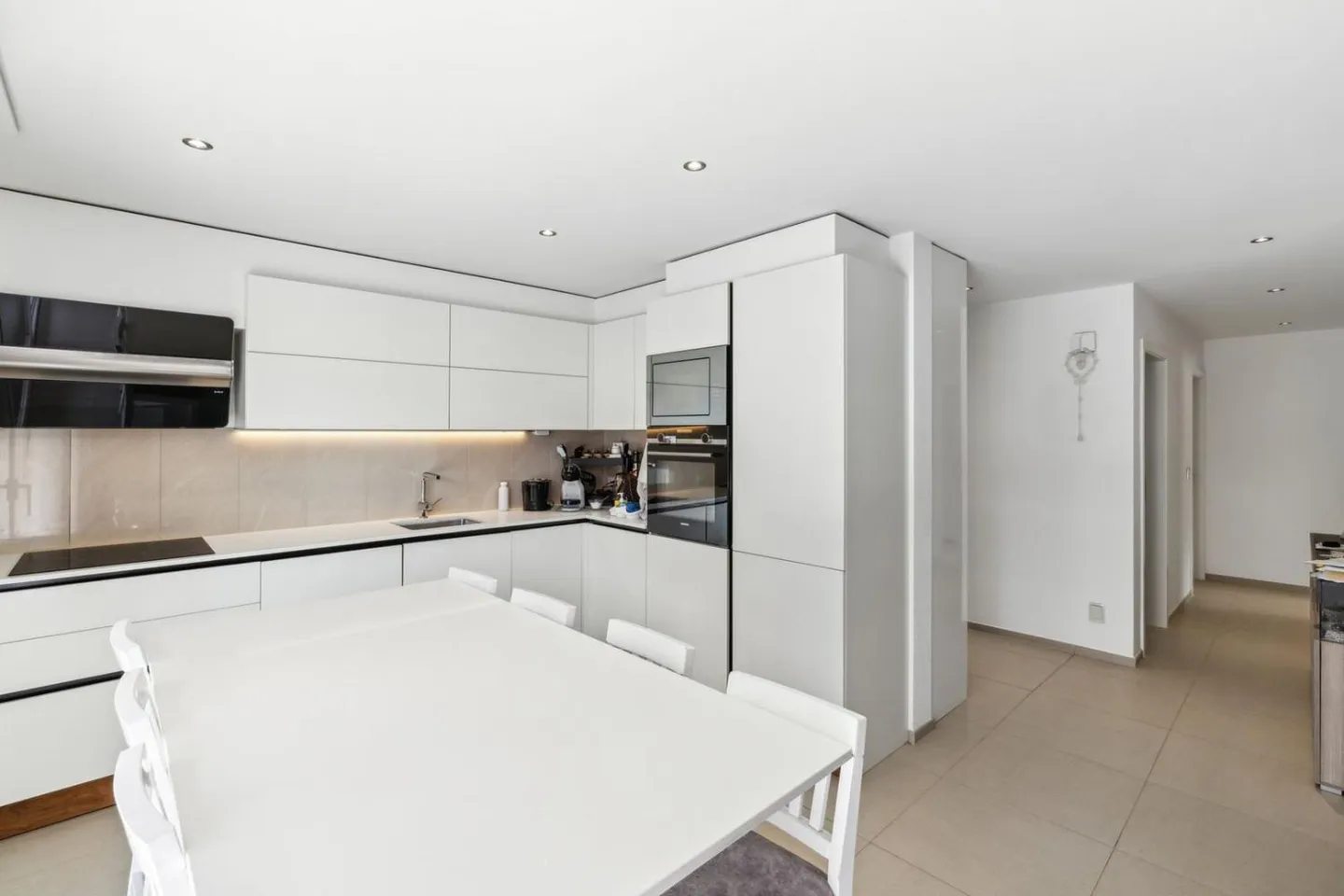 Residential complex with 2 apartments in Charrat - Photo 11 of 13