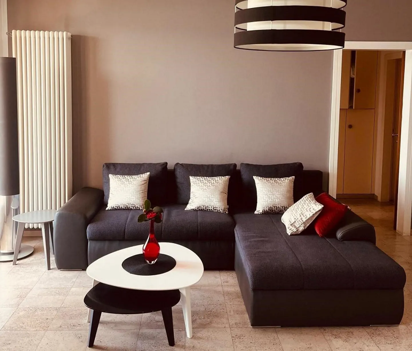 2,5-ZIMMER-WOHNUNG MIT WUNDERSCHÖNEM SEEBLICK - Foto 3 von 13