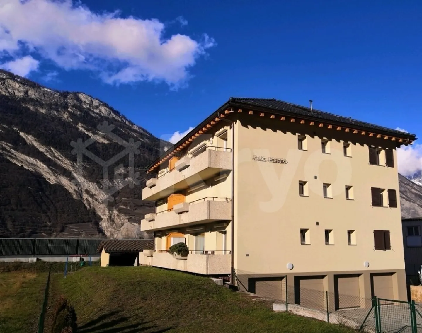 Schönes 3.5-Zimmer-Apartment mit Balkon - Foto 1 von 9