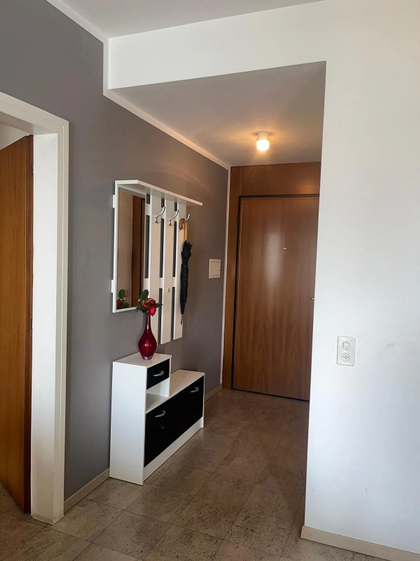 2,5-ZIMMER-WOHNUNG MIT WUNDERSCHÖNEM SEEBLICK - Foto 6 von 13