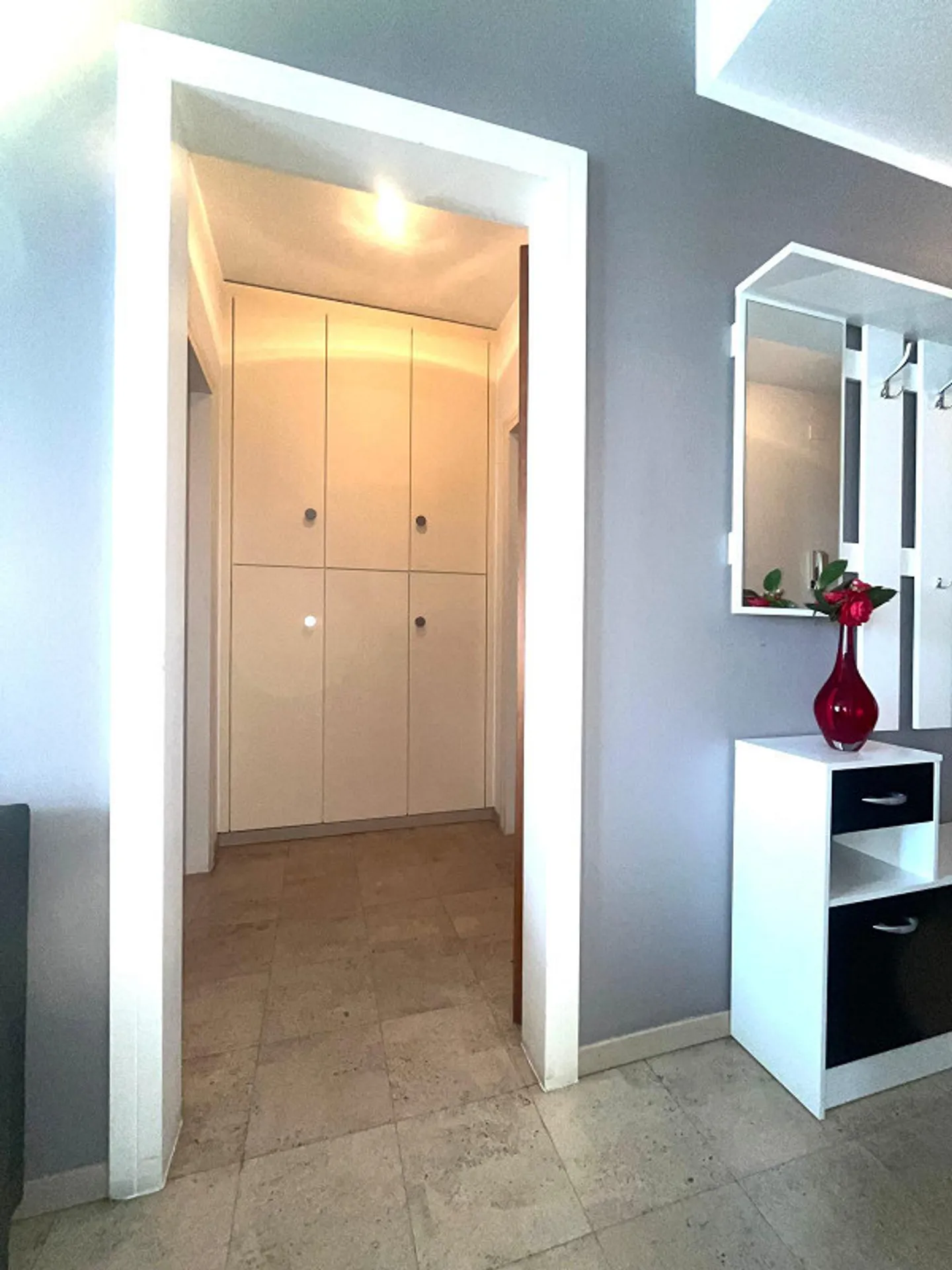 2,5-ZIMMER-WOHNUNG MIT WUNDERSCHÖNEM SEEBLICK - Foto 7 von 13