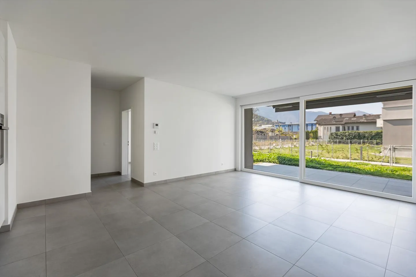 Splendid 2.5 rooms with private garden - Photo 4 of 10