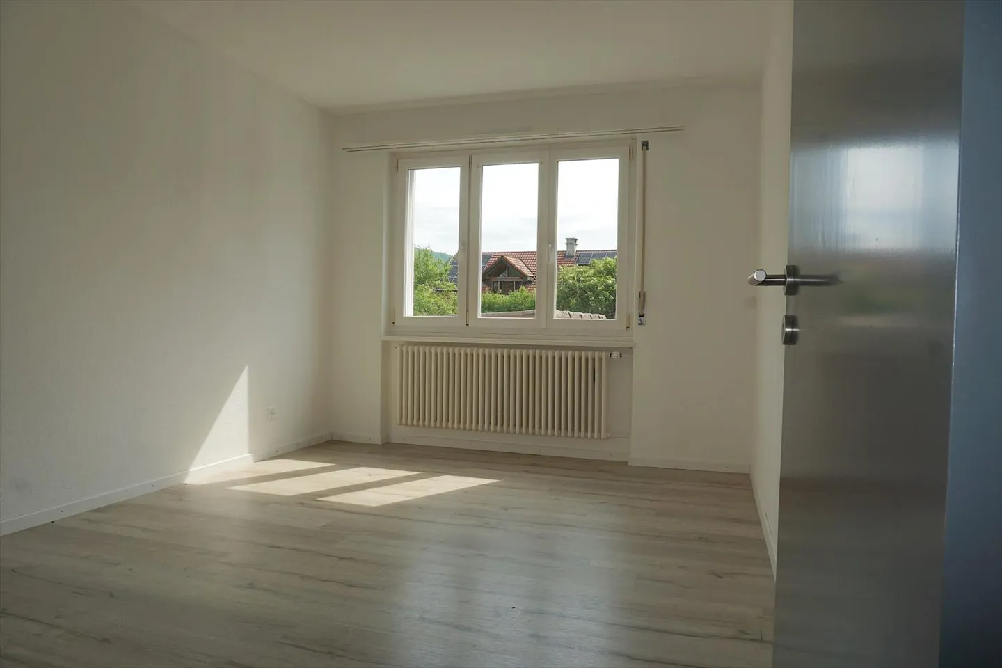 ARI-236 - Rendite - Sehr schönes Haus mit 2 Wohnungen von 4,5 und 3,5 Zimmern auf einem Grundstück von 1'134 m2. - Foto 10 von 13