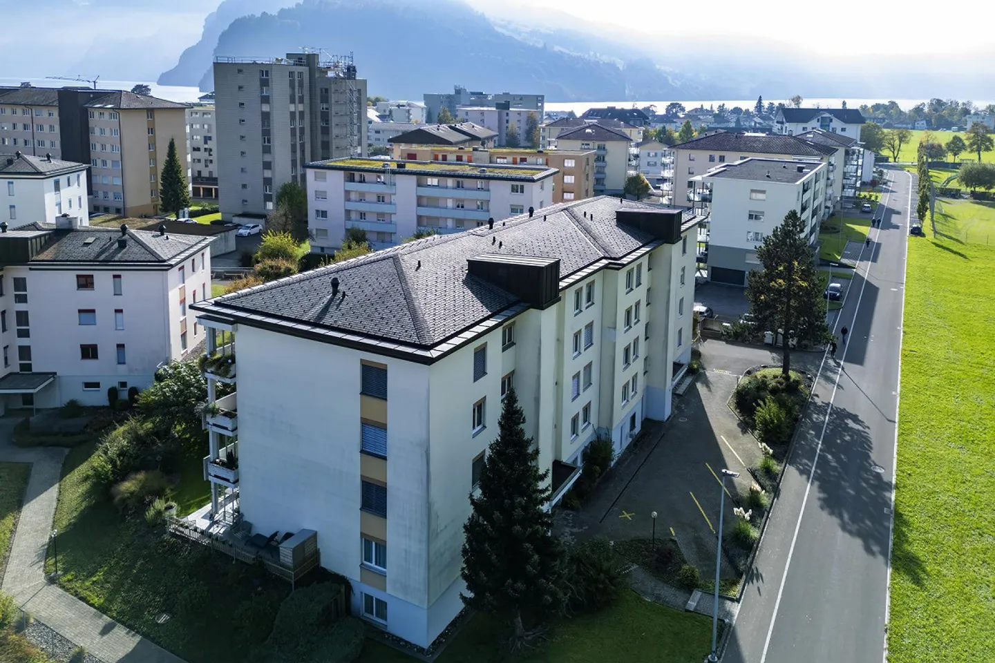 Appartement 4½ pièces élégant dans un emplacement résidentiel central - Photo 2 sur 9