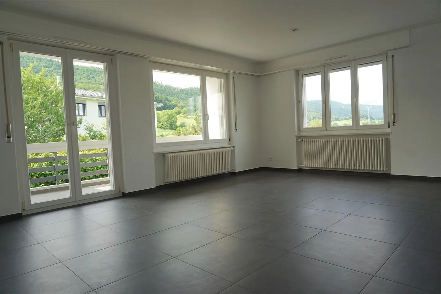 ARI-236 - Rendite - Sehr schönes Haus mit 2 Wohnungen von 4,5 und 3,5 Zimmern auf einem Grundstück von 1'134 m2. - Foto 7 von 13