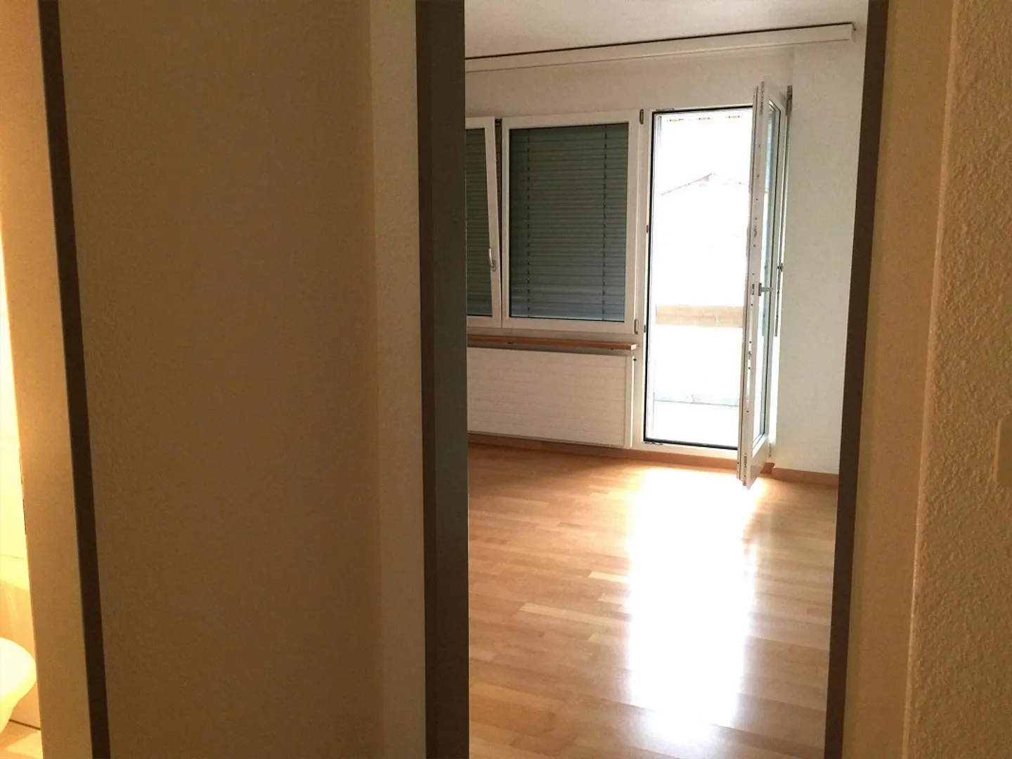 Appartement 4½ pièces élégant dans un emplacement résidentiel central - Photo 8 sur 9