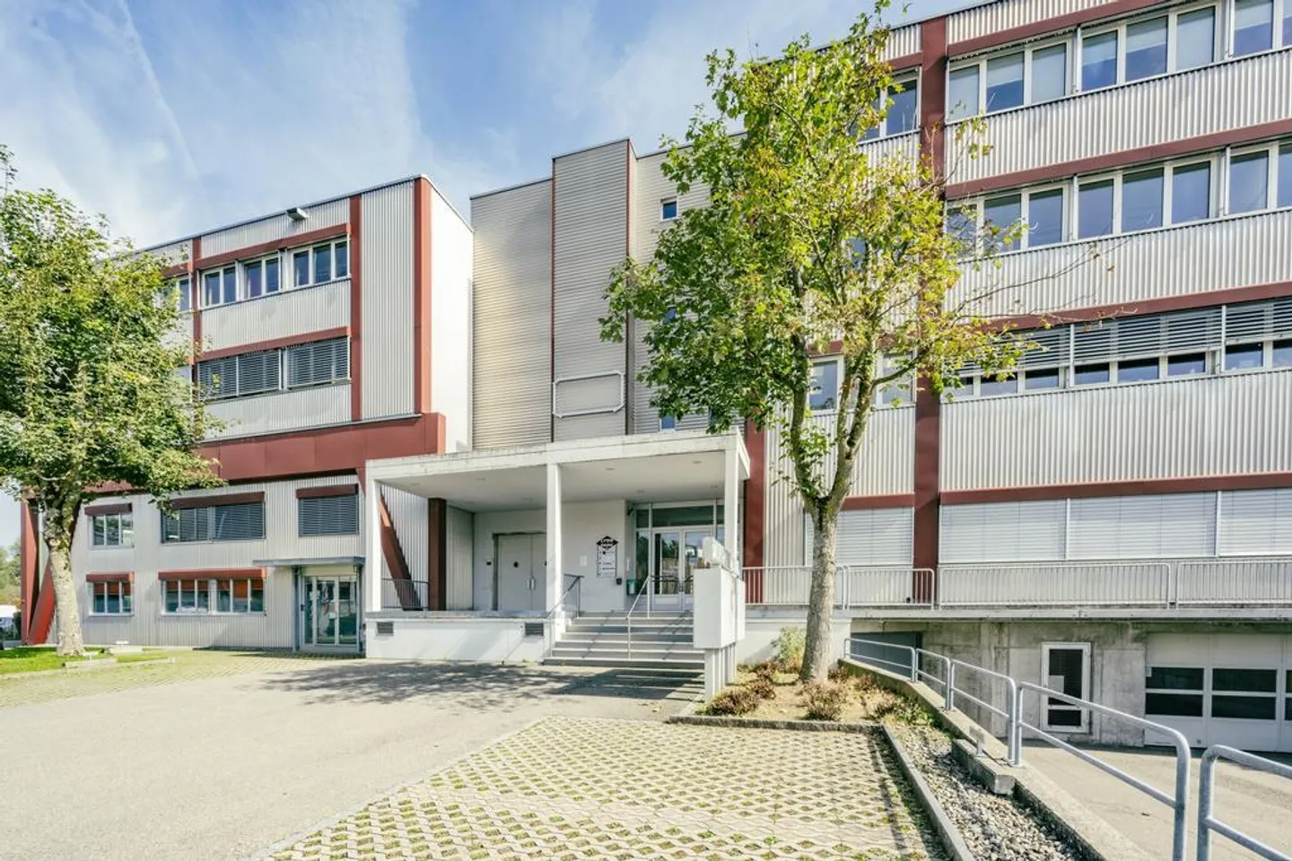 Moderne Büroräumlichkeiten in Lyss - Foto 1 von 7