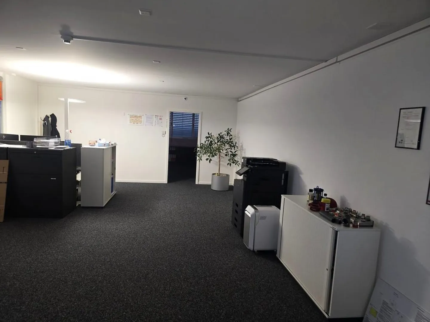 Moderne Büroräumlichkeiten in Lyss - Foto 2 von 7