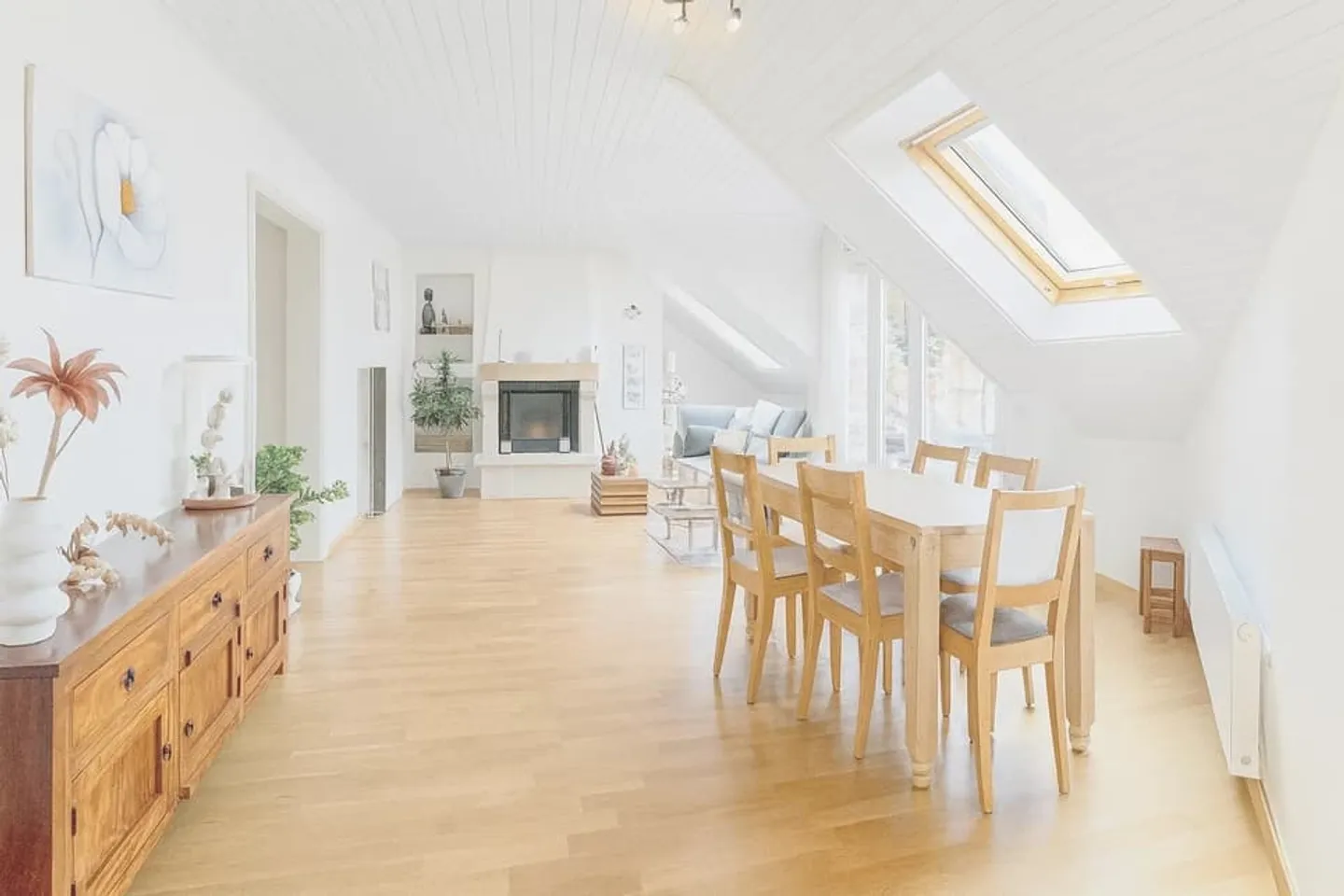 A 2 minutes à pied de la gare du LEB - Photo 1 sur 9