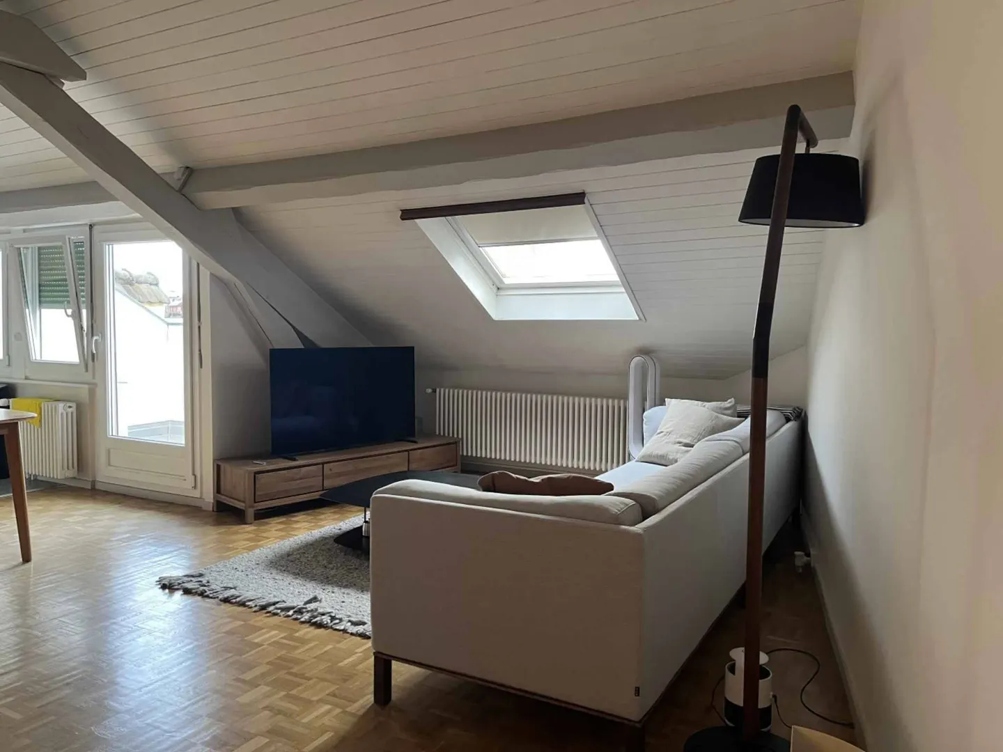 Charmant appartement 3 pièces - Photo 2 sur 2