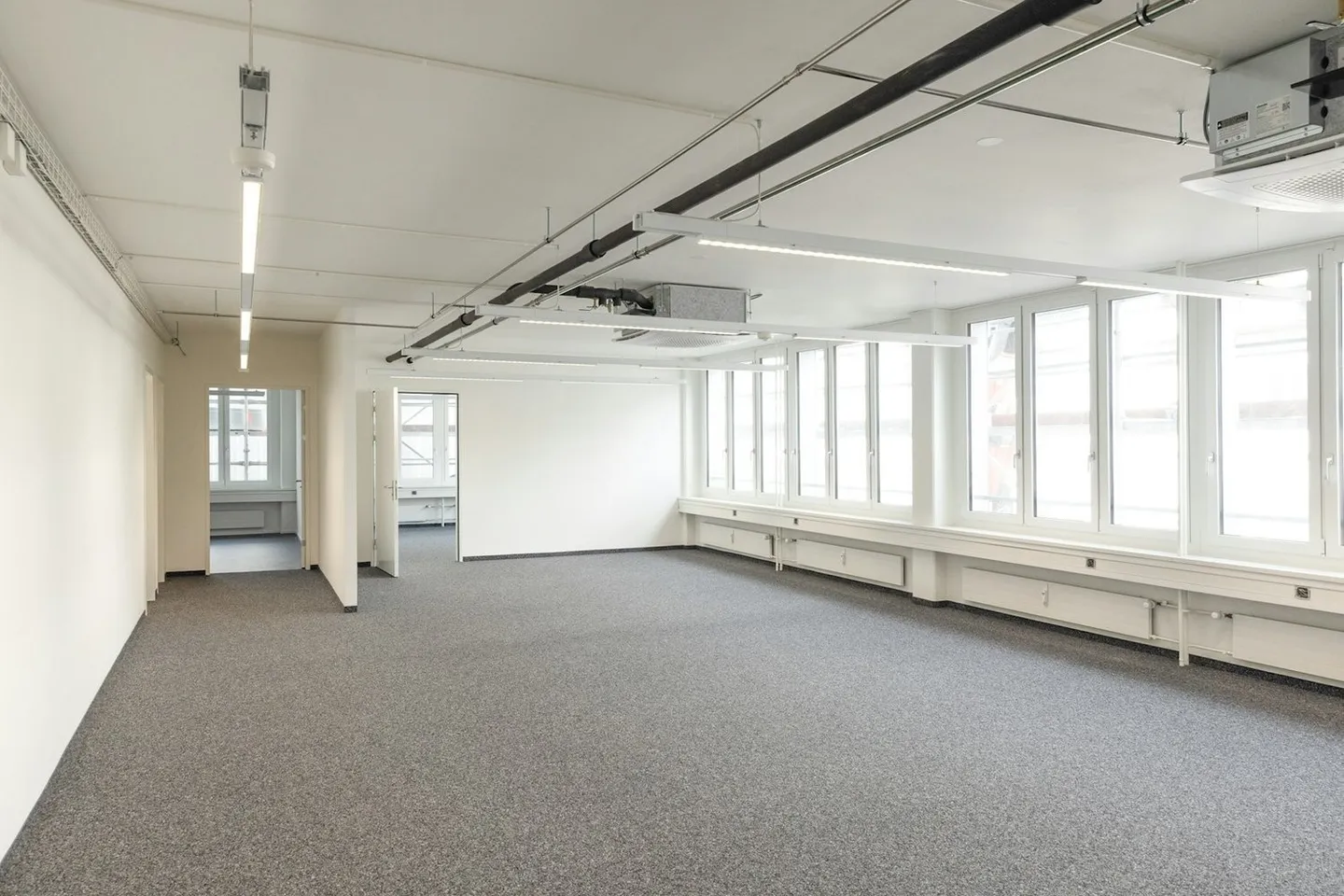 Bureaux récemment rénovés - Accessibilité et divisibilité optimales - Photo 7 sur 9