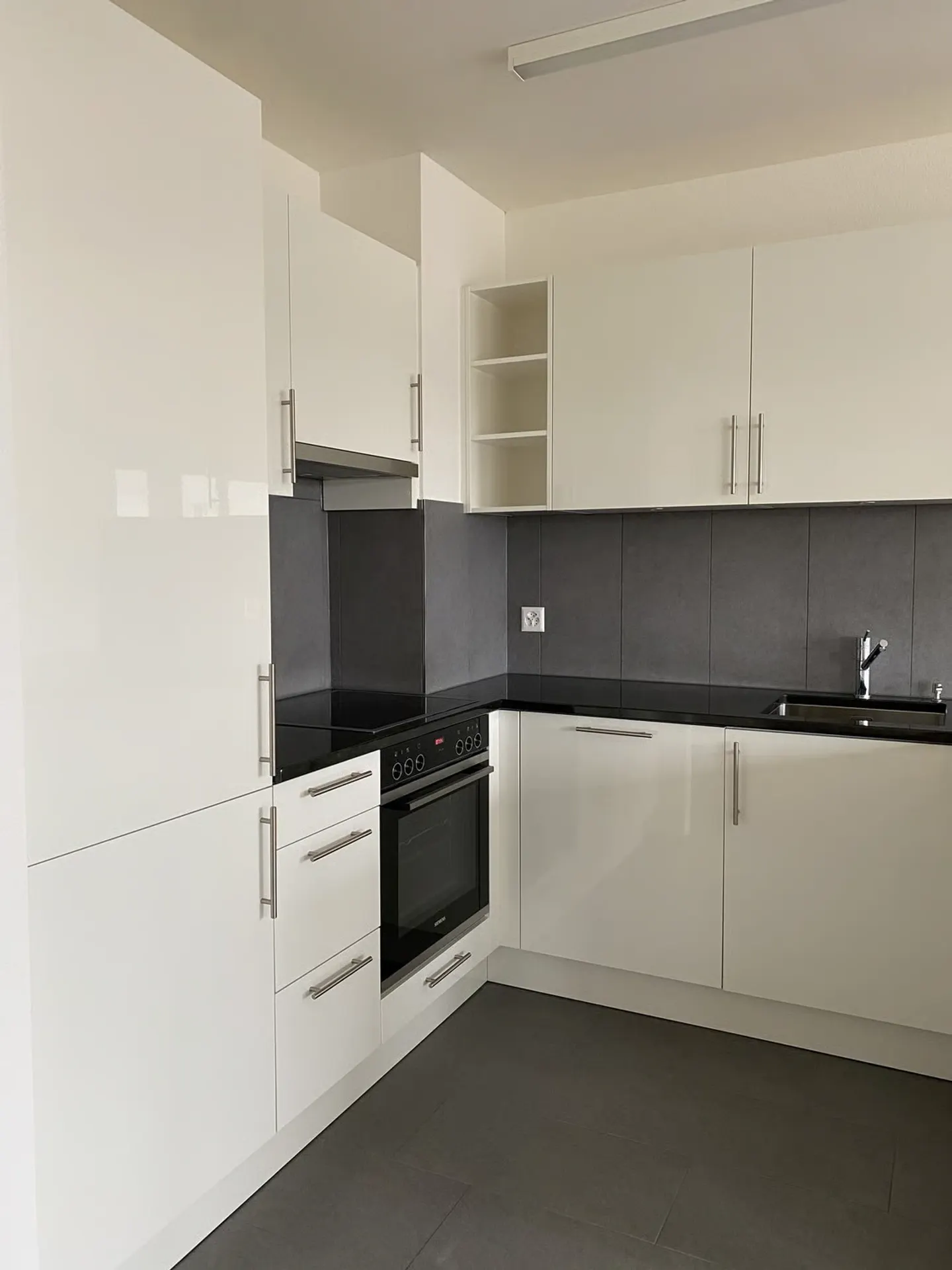 Moderne, helle 3,5-Zimmerwohnung - Photo 1 of 13