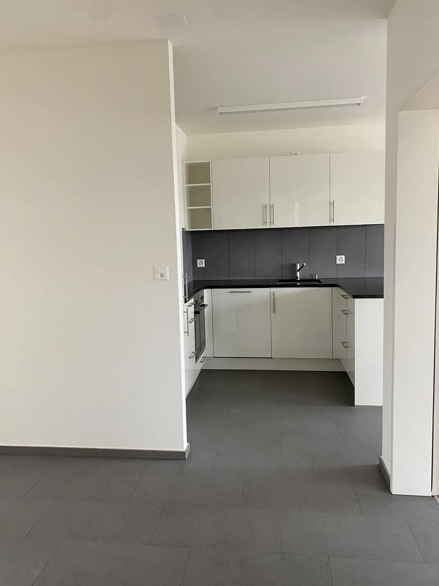 Moderne, helle 3,5-Zimmerwohnung - Photo 3 of 13