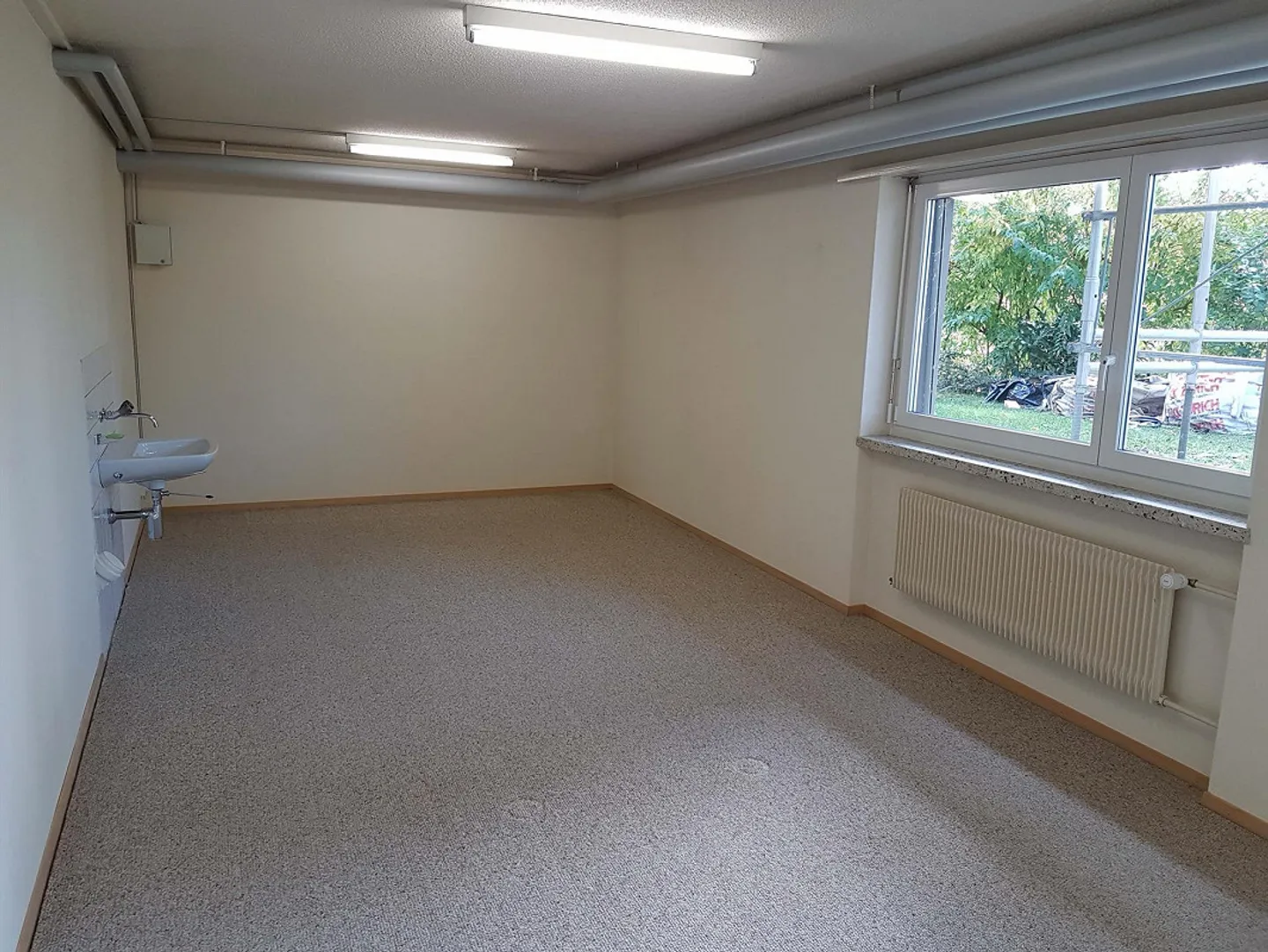 Studio, Ufficio o Stanza per Fai-da-te in una Posizione Centrale a Dübendorf - Foto 4 di 5