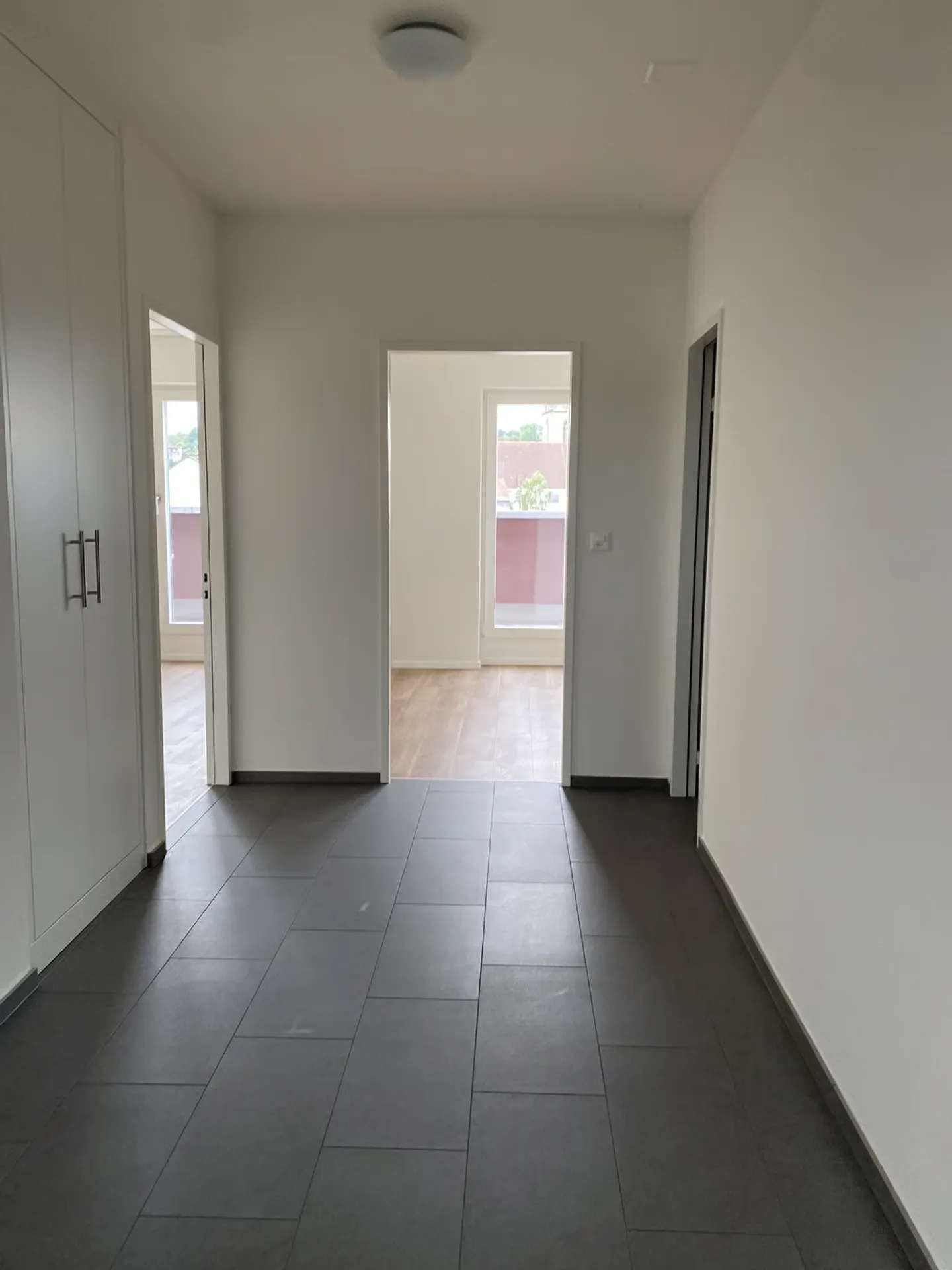 Moderne, helle 3,5-Zimmerwohnung - Photo 12 of 13