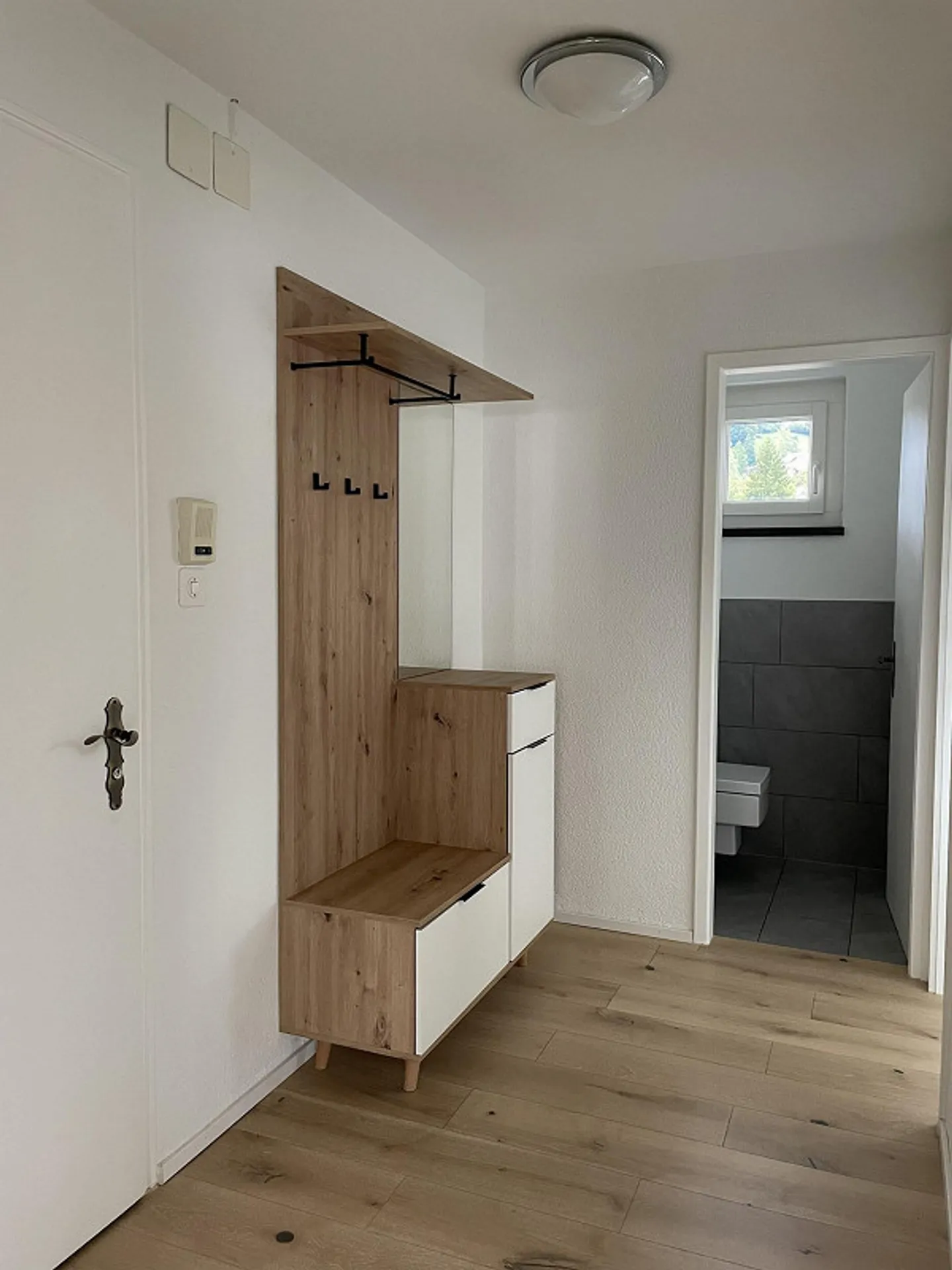 Appartement spacieux, lumineux et moderne de 4,5 pièces à St. Georgen - Photo 1 sur 10