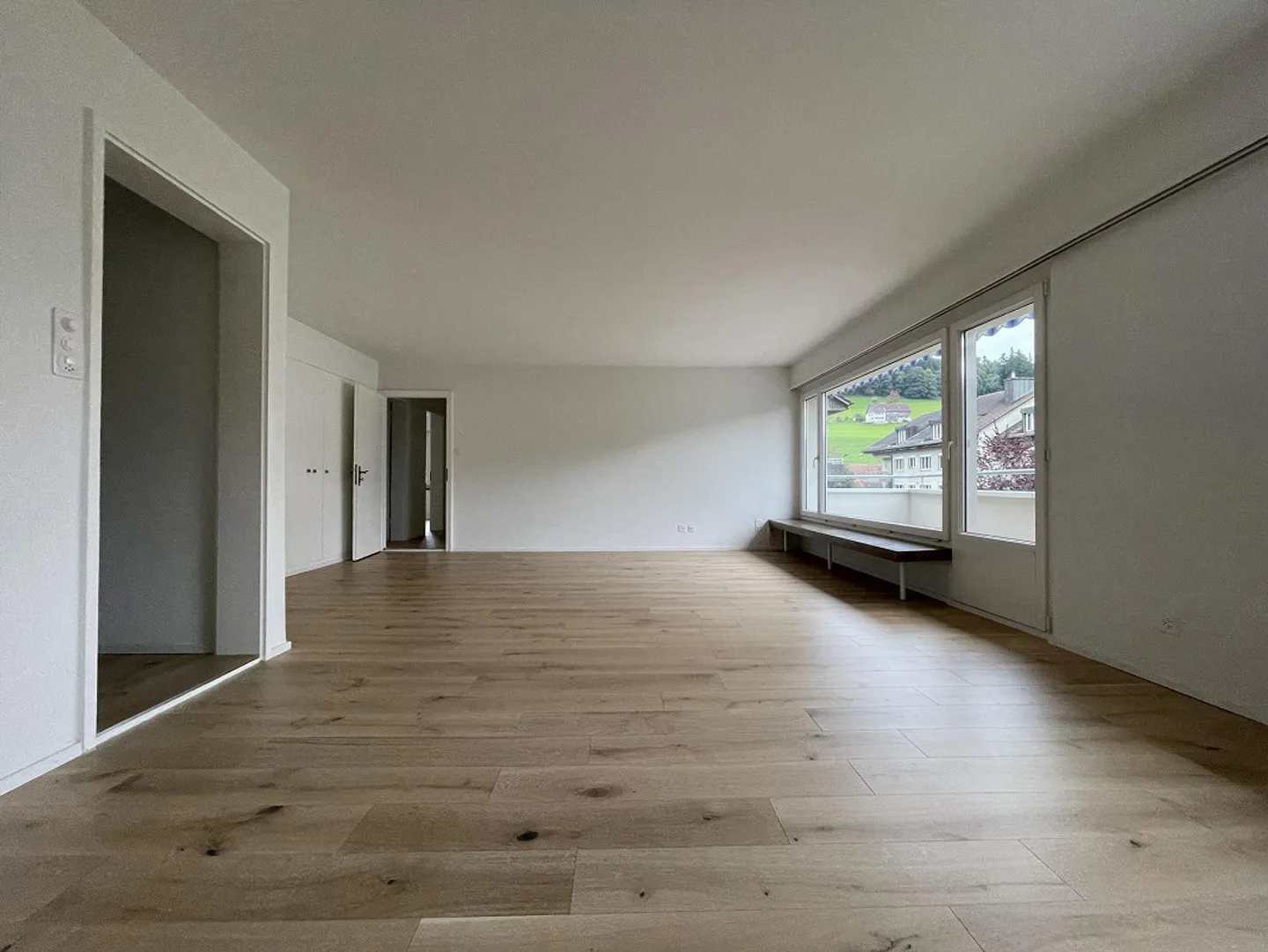 Appartement spacieux, lumineux et moderne de 4,5 pièces à St. Georgen - Photo 3 sur 10