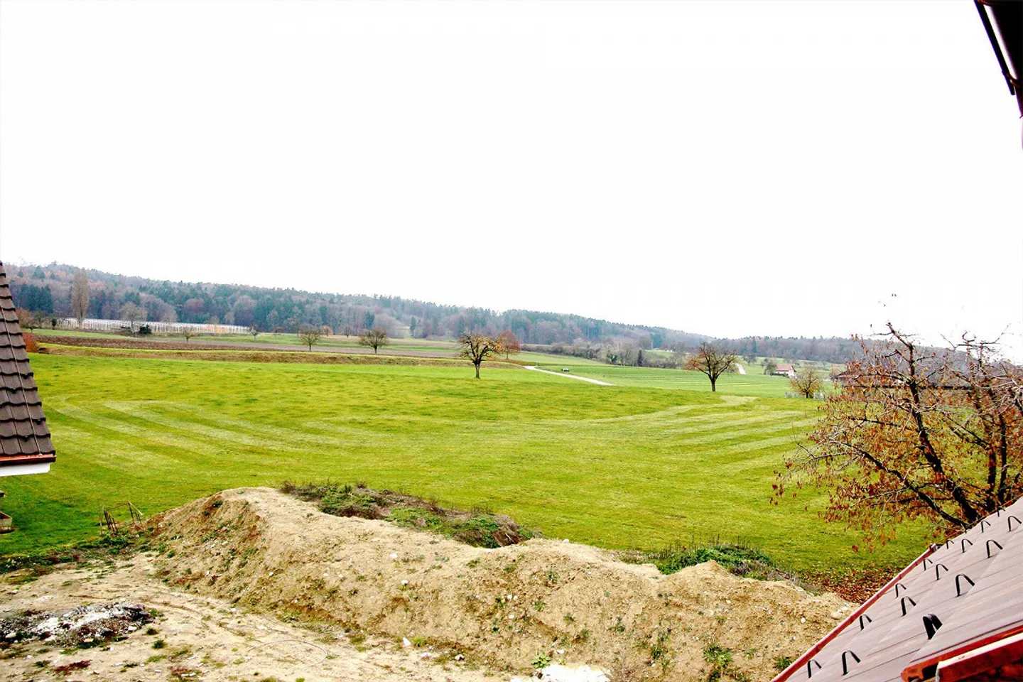 Möblierte Dachwohnung in steuergünstiger Gemeinde am Untersee - Foto 3 von 12