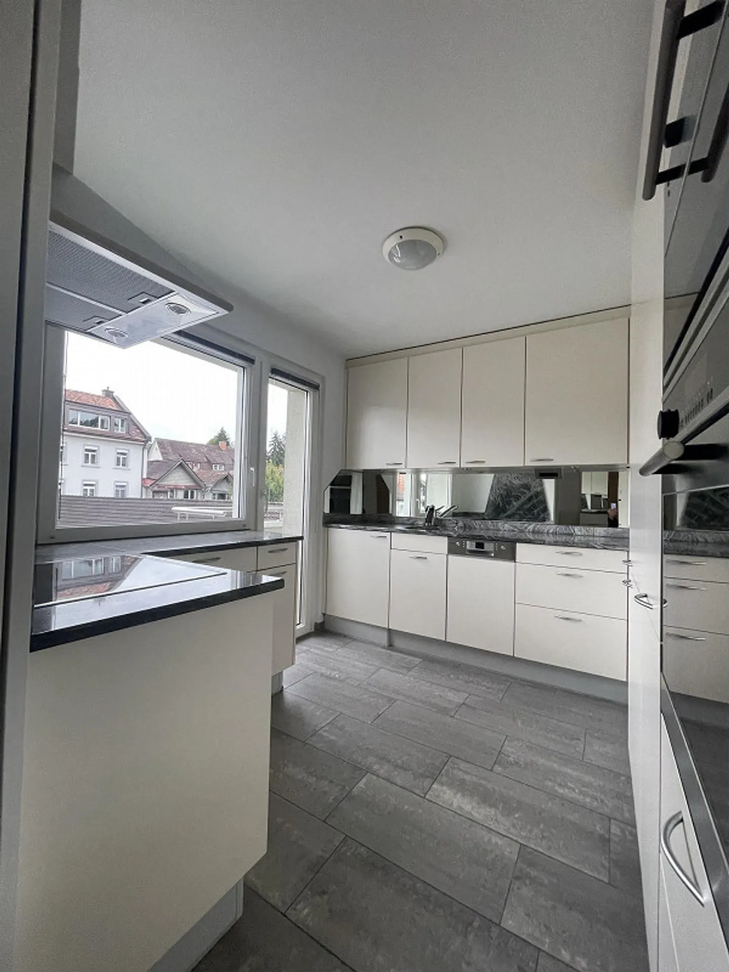 Appartement spacieux, lumineux et moderne de 4,5 pièces à St. Georgen - Photo 8 sur 10