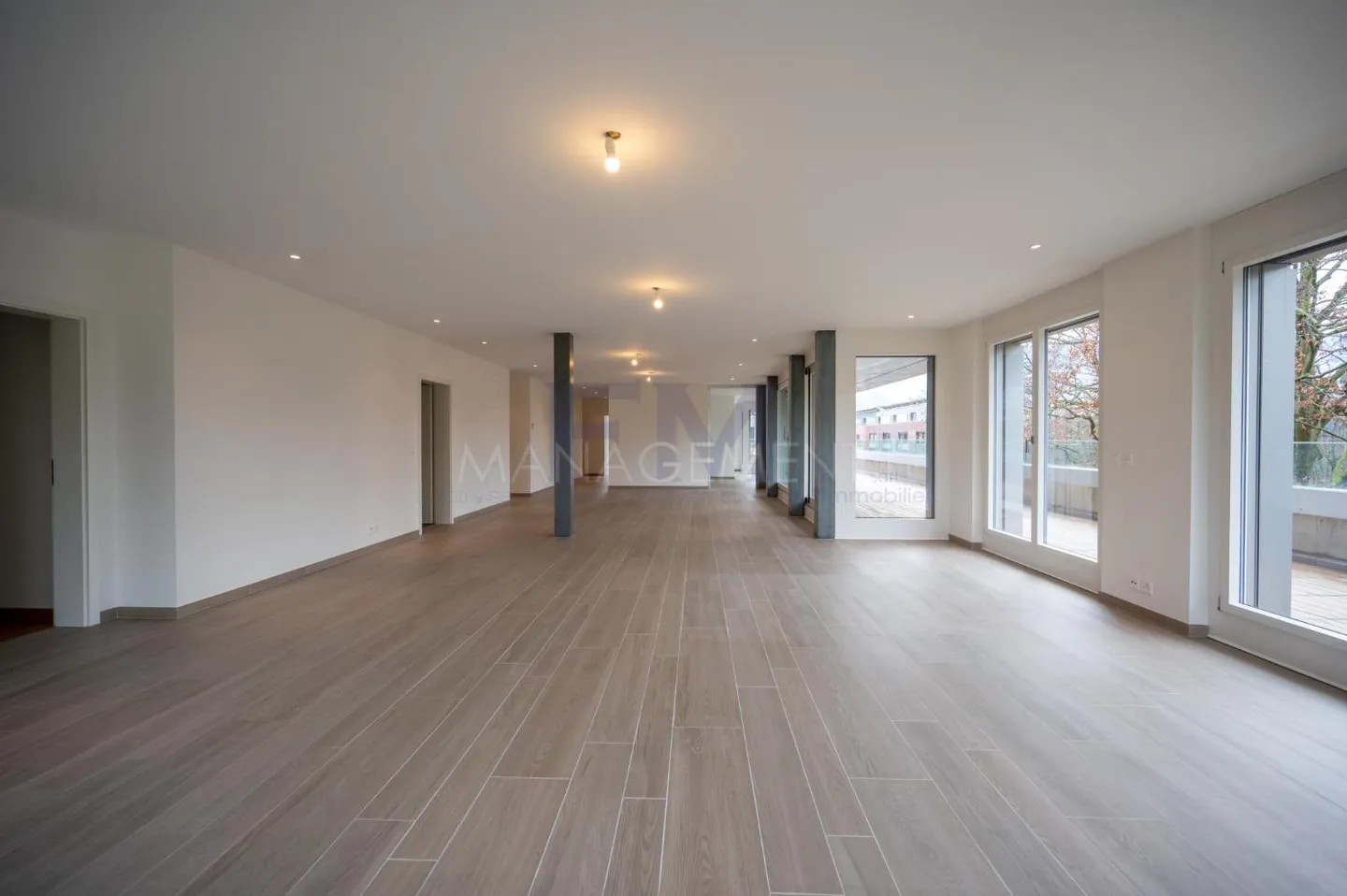 Appartement de Luxe avec Terrasse - Photo 2 sur 11